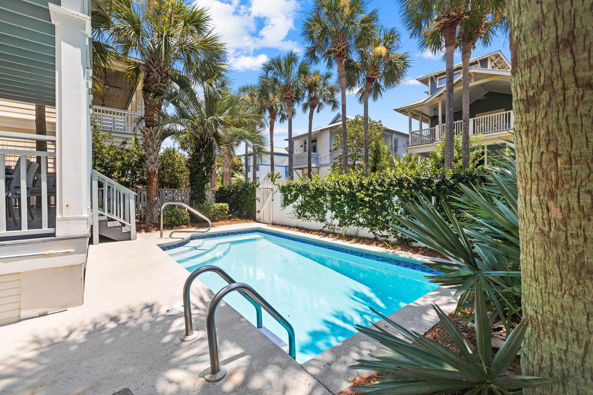 WATER'S EDGE - Residential