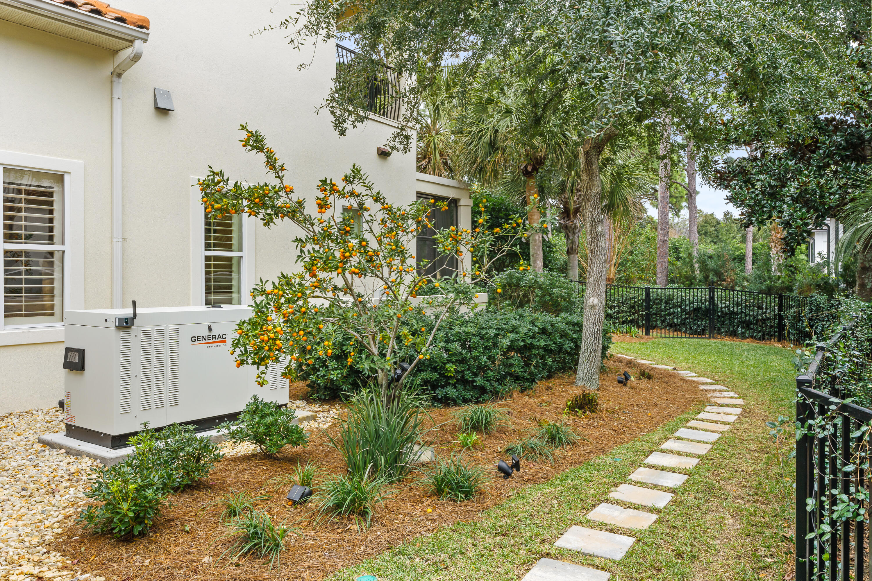 BURNT PINE - Residential