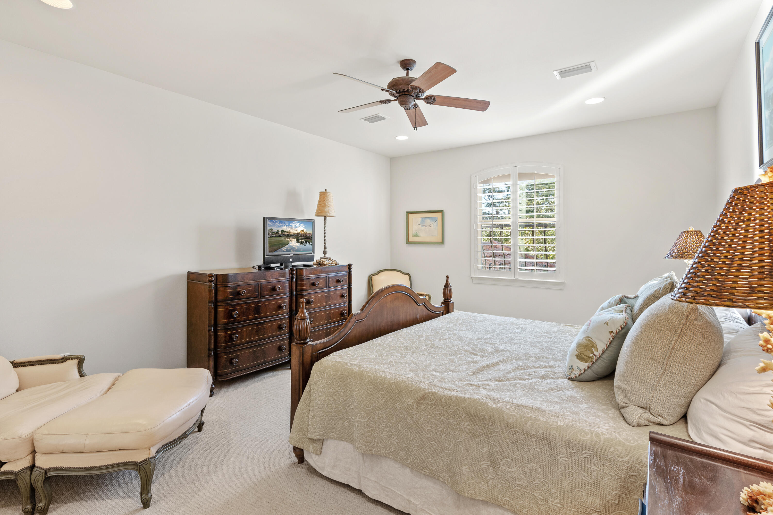 BURNT PINE - Residential