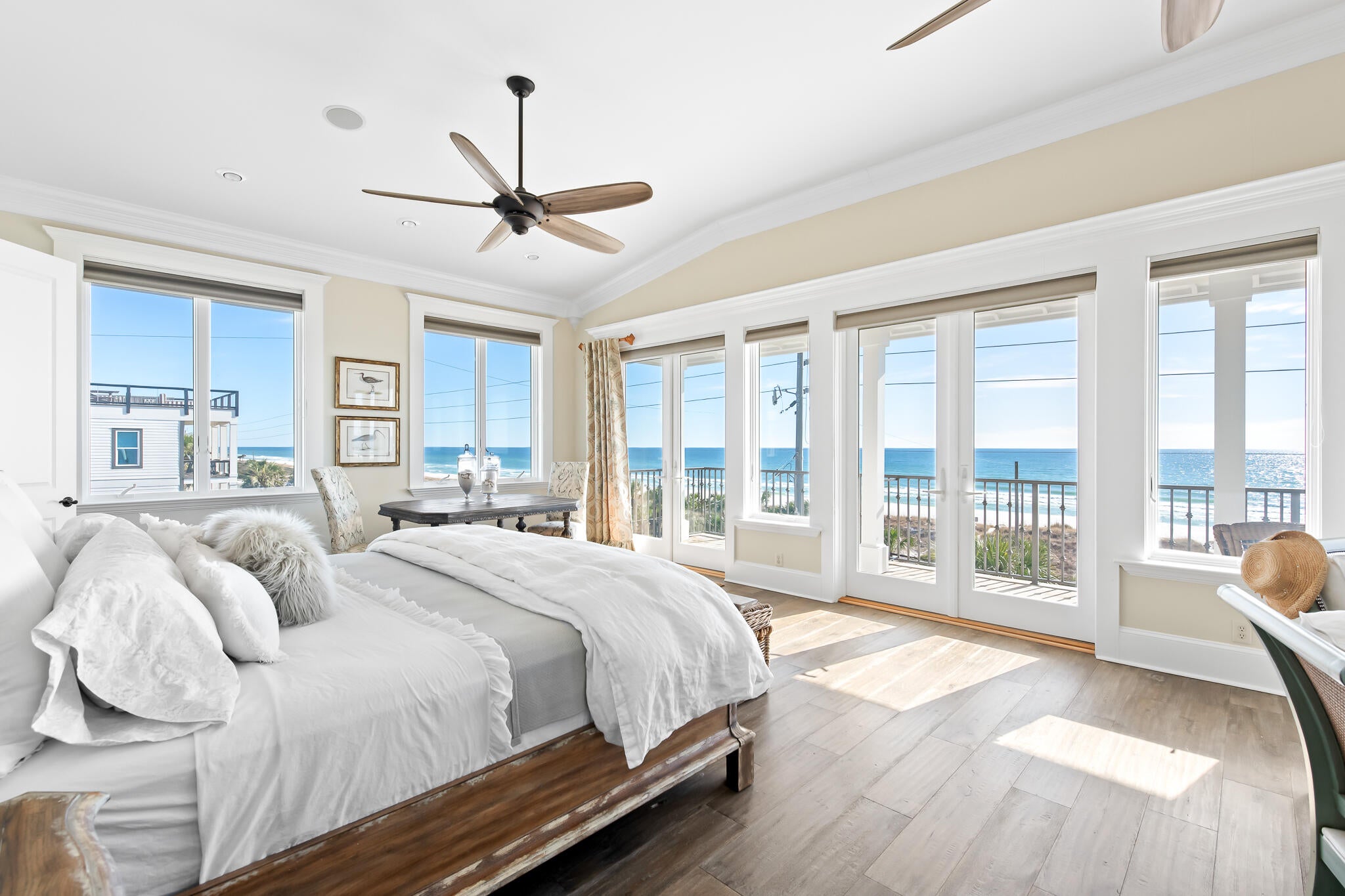 LAGUNA BEACH - Residential