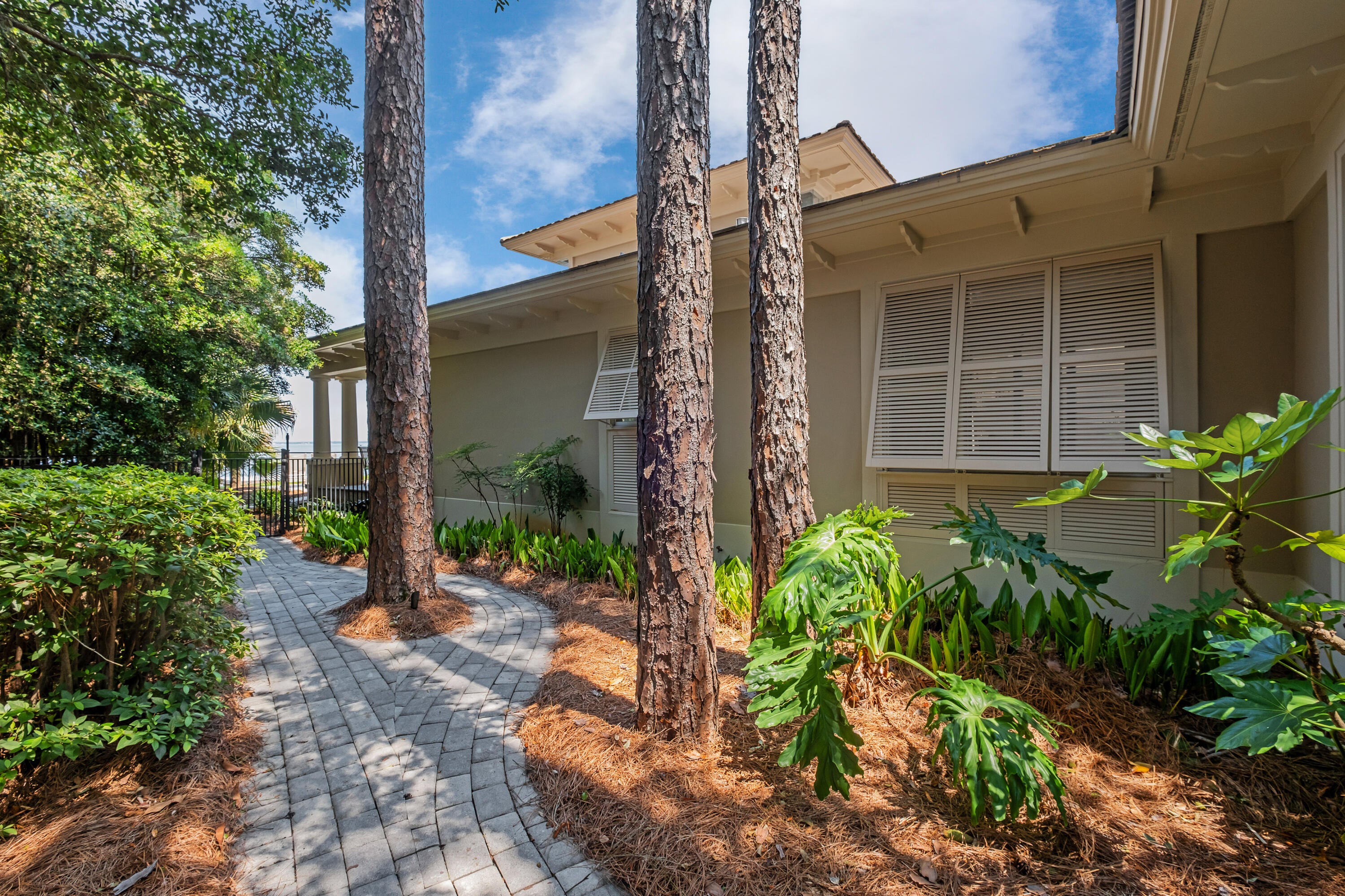 BURNT PINE - Residential
