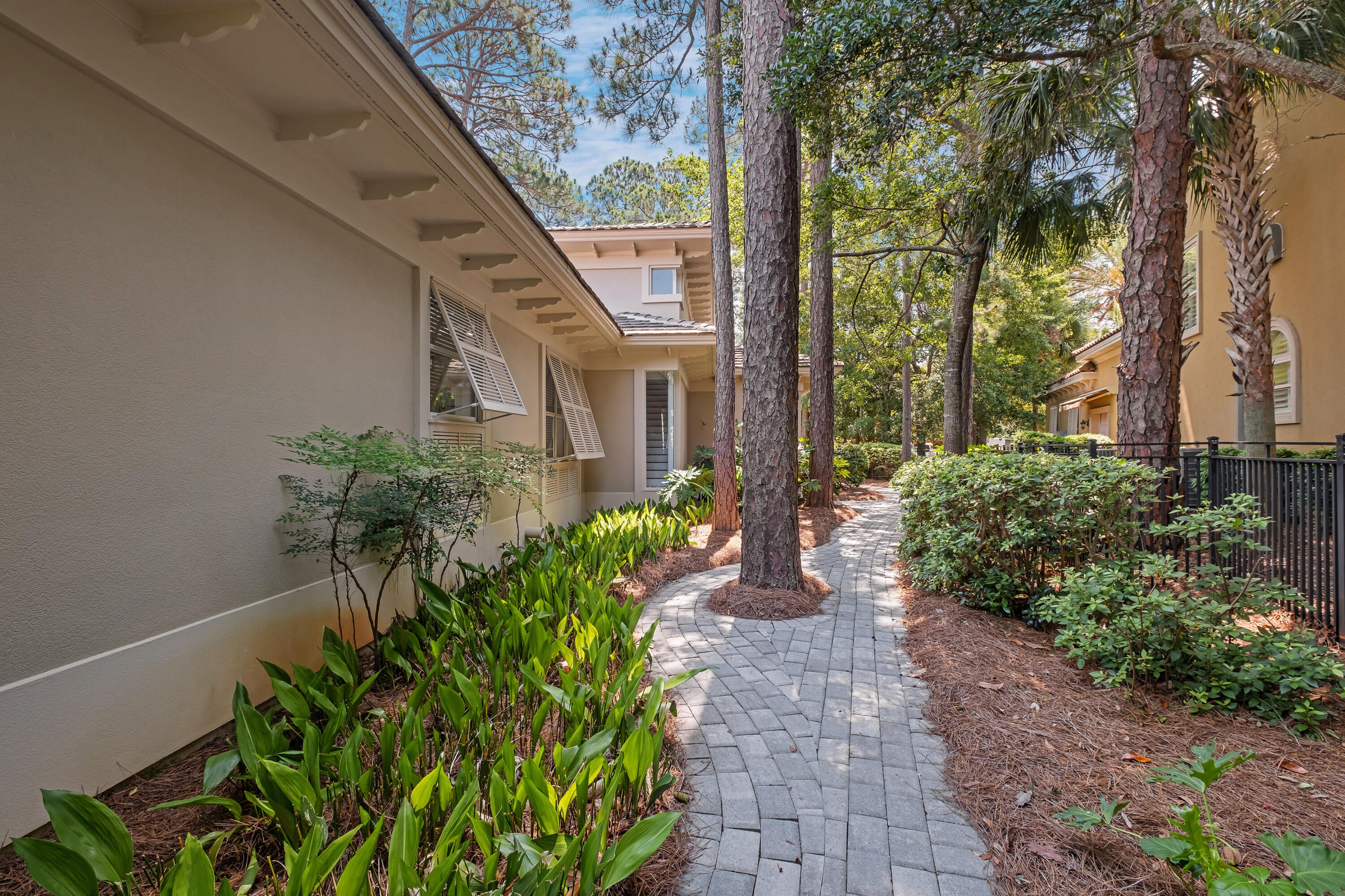 BURNT PINE - Residential