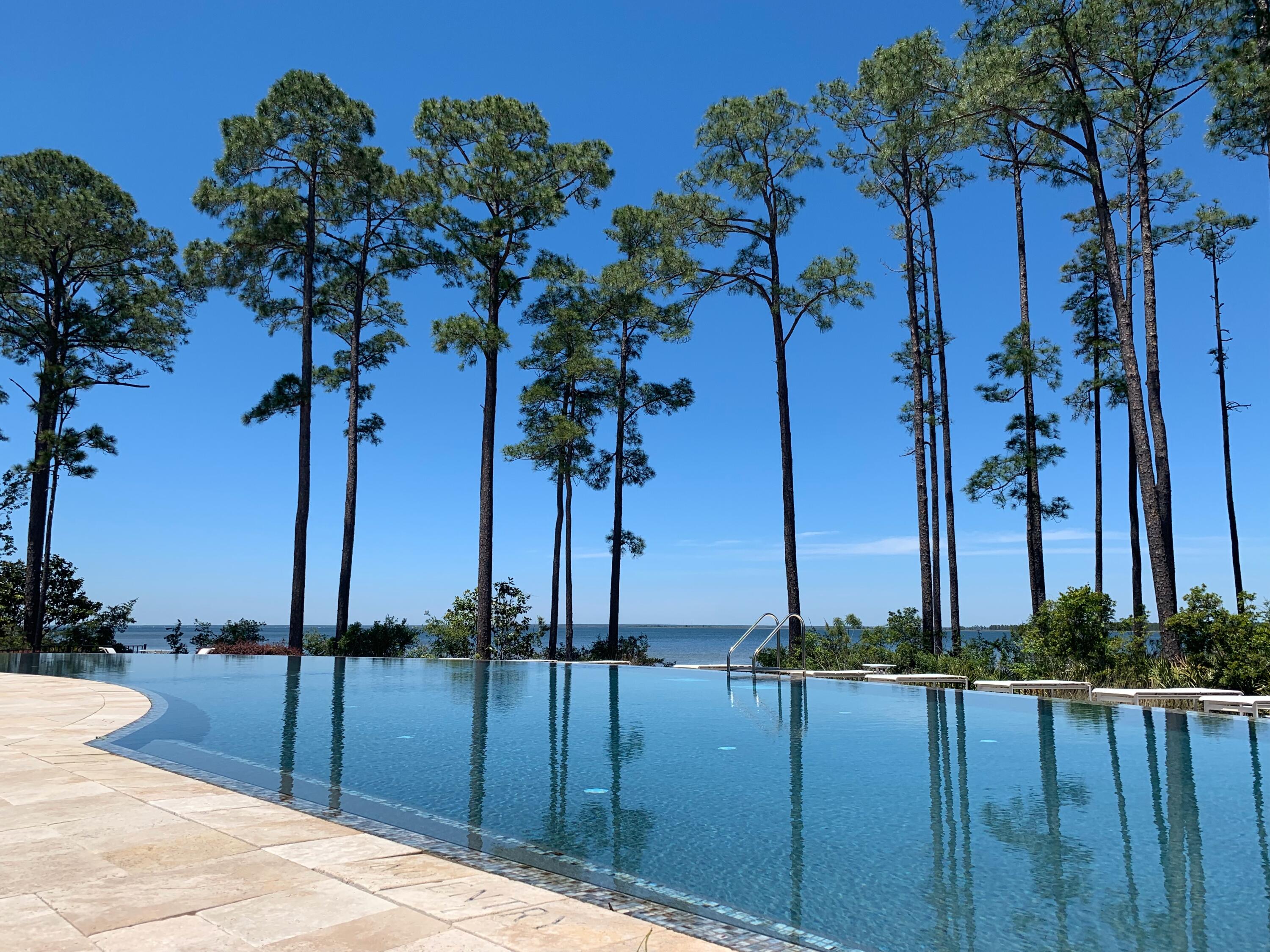 CHURCHILL OAKS - Residential