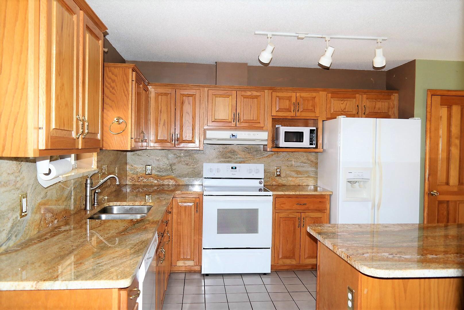 DEFUNIAK COUNTRY CLUB ESTATES - Residential