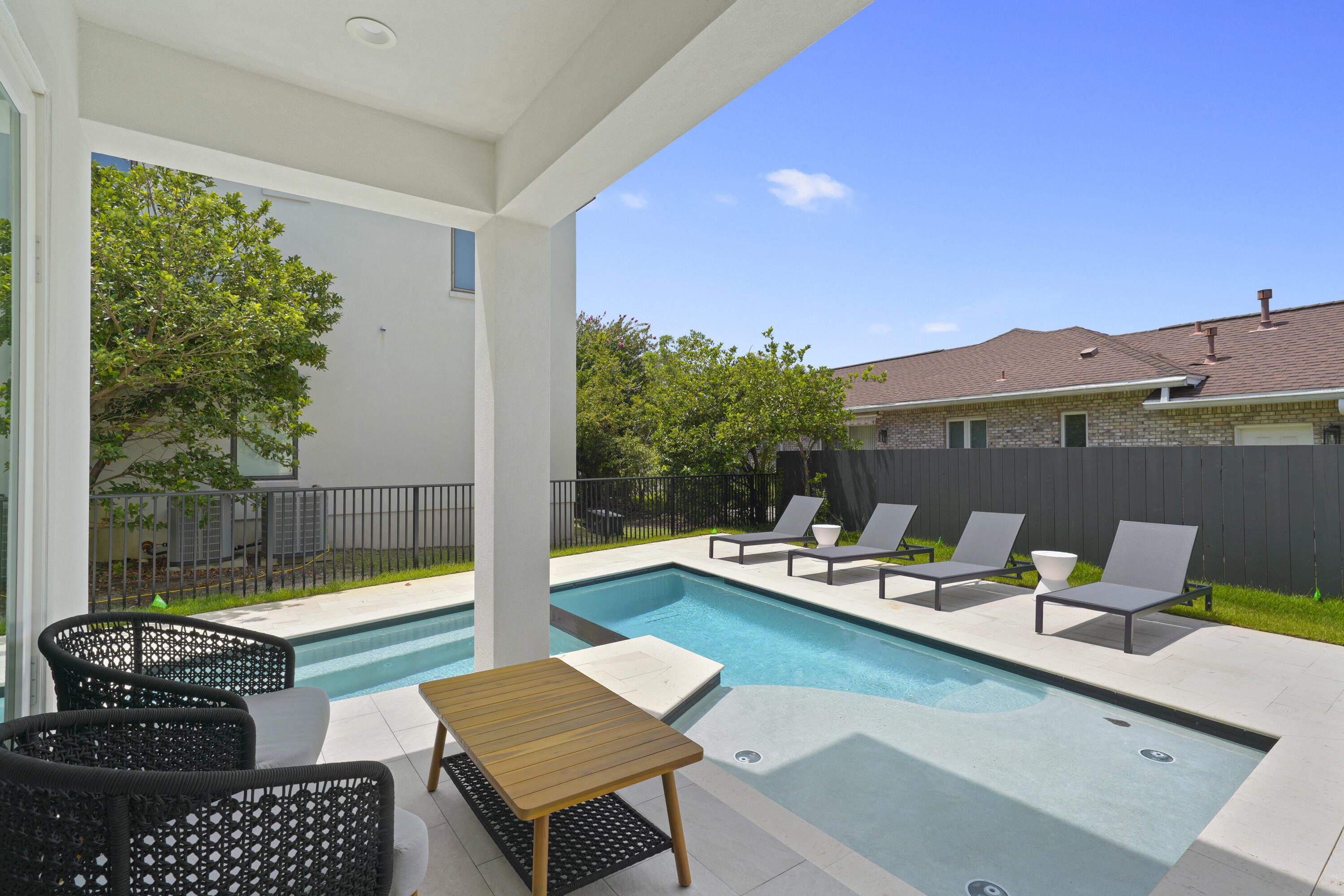AVALON BEACH ESTATES - Residential