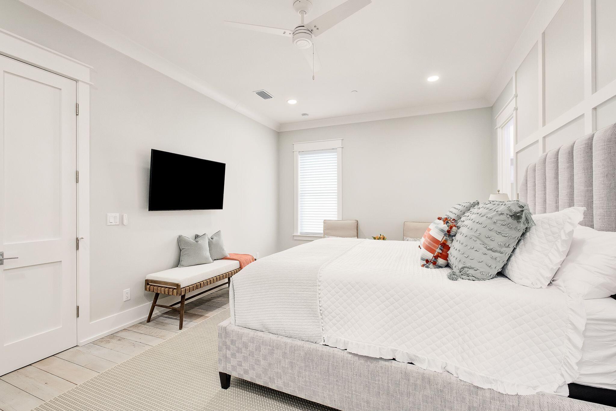 HOLLYWOOD BEACH - Residential