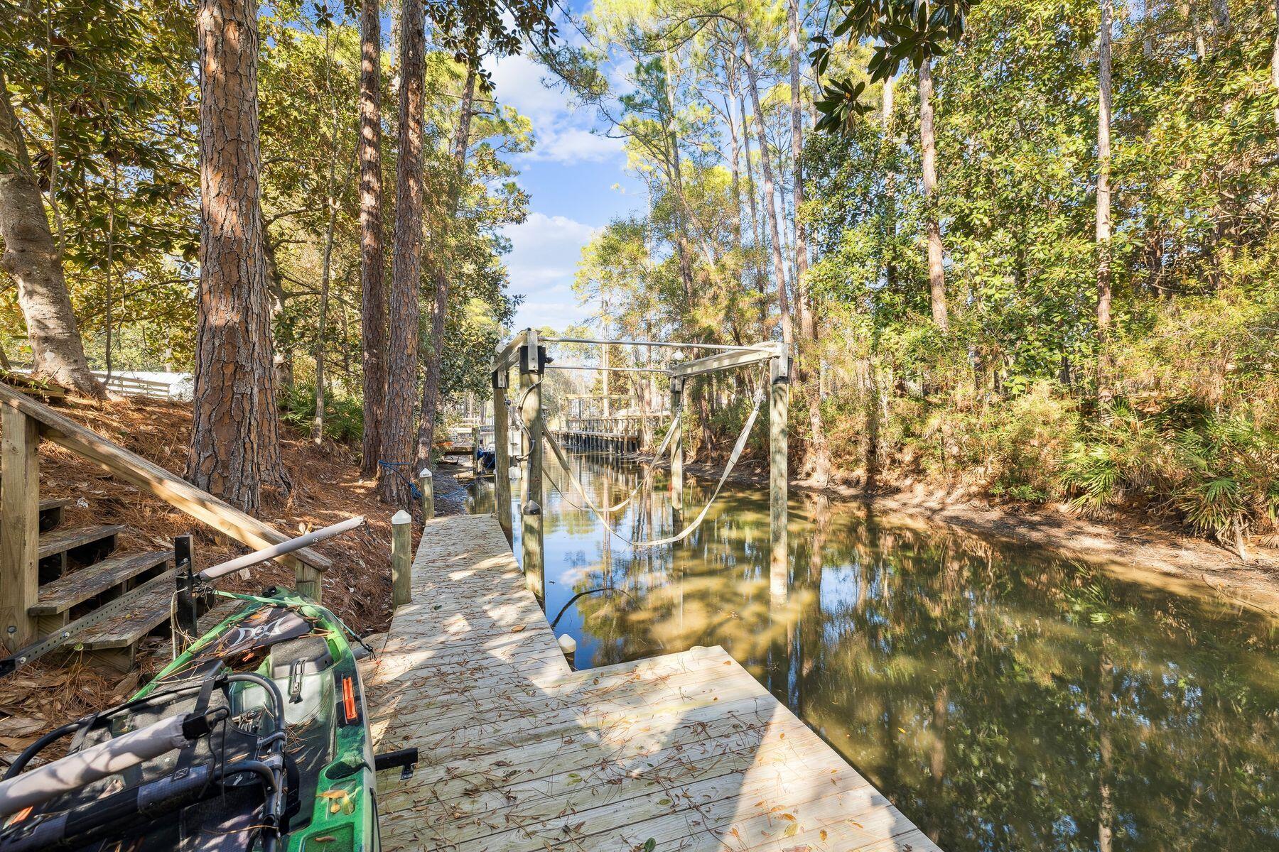 HEWETT BAYOU - Residential