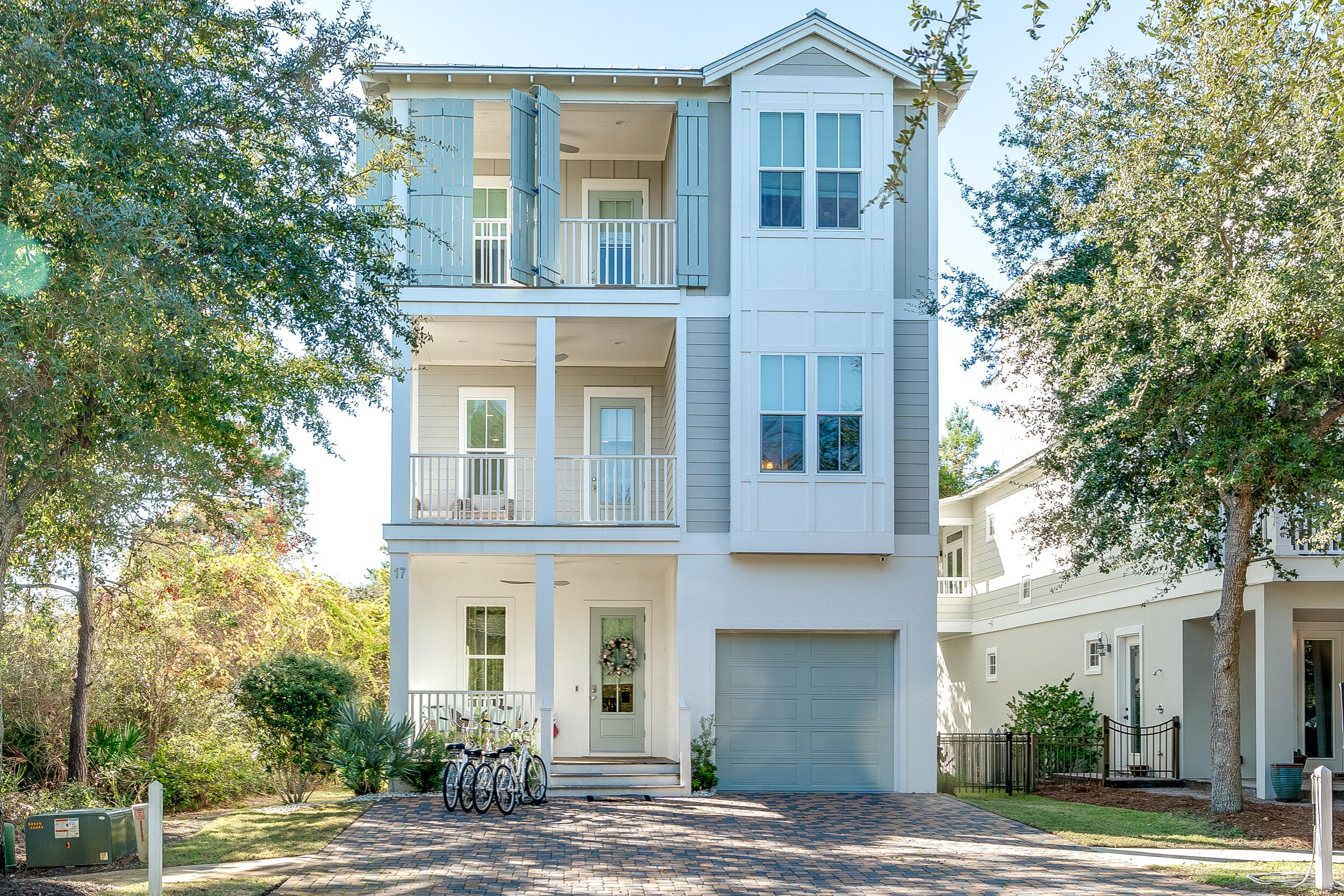 POMPANO PLACE - Residential