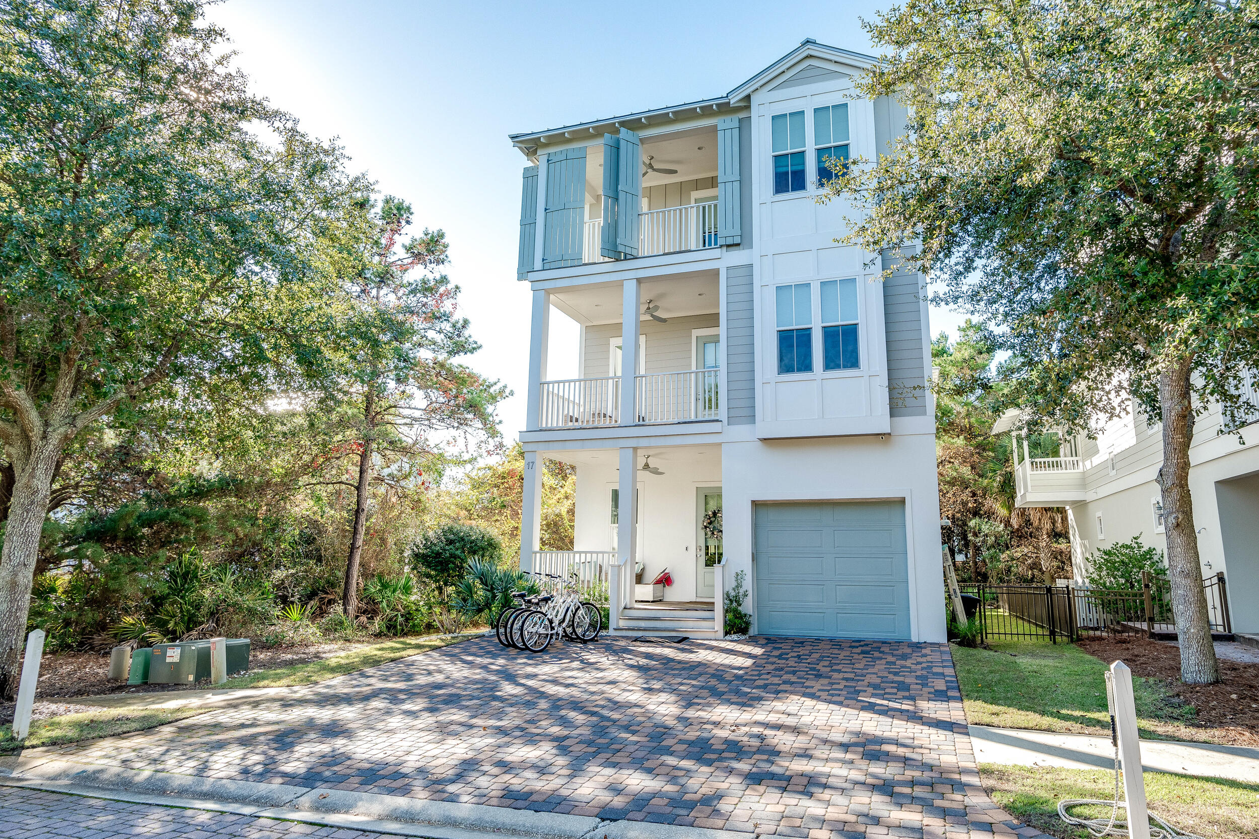 POMPANO PLACE - Residential