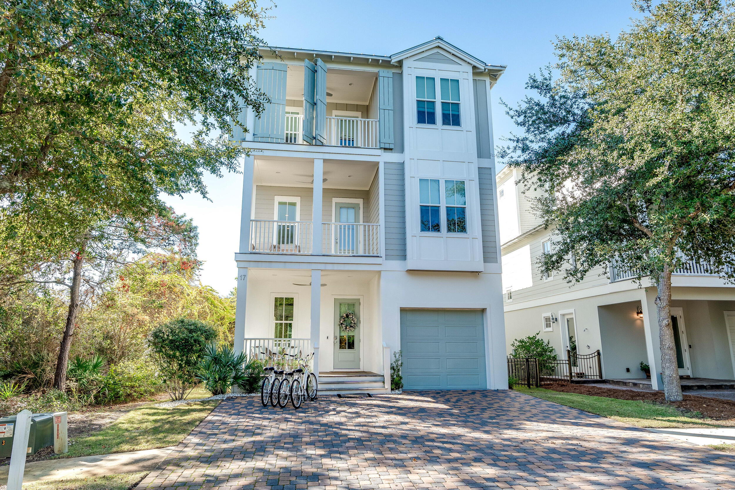 POMPANO PLACE - Residential