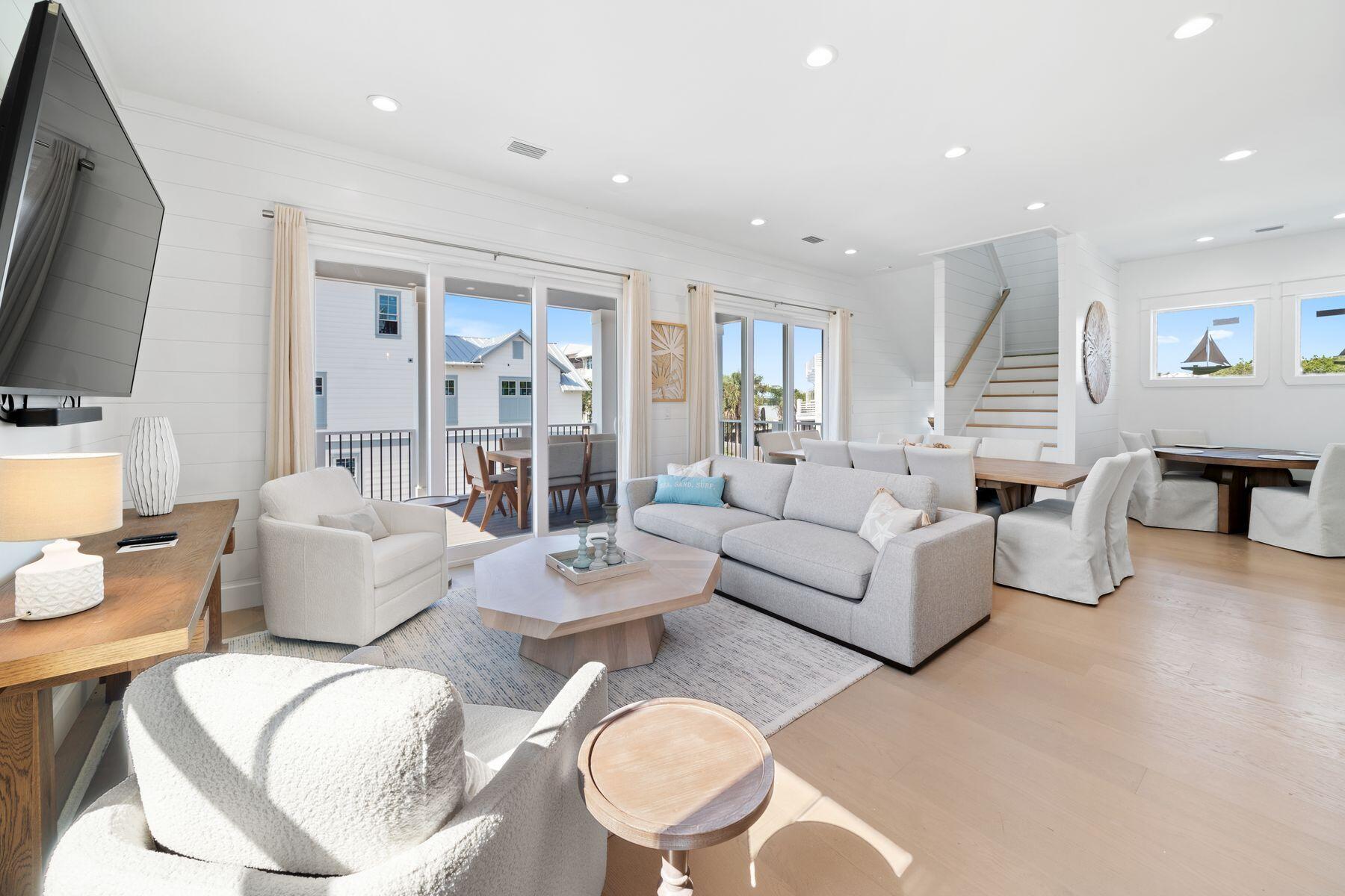Woodward Dr - Residential