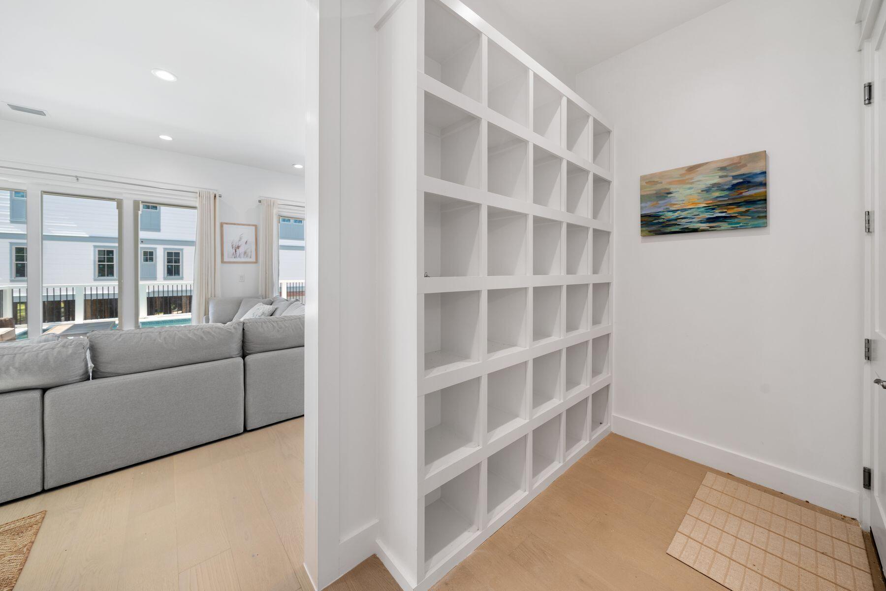Woodward Dr - Residential