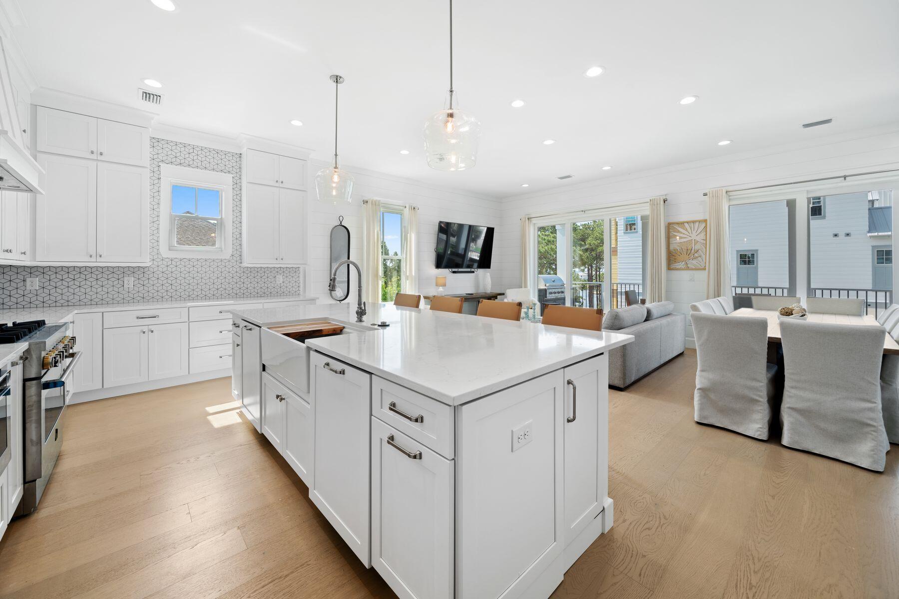Woodward Dr - Residential