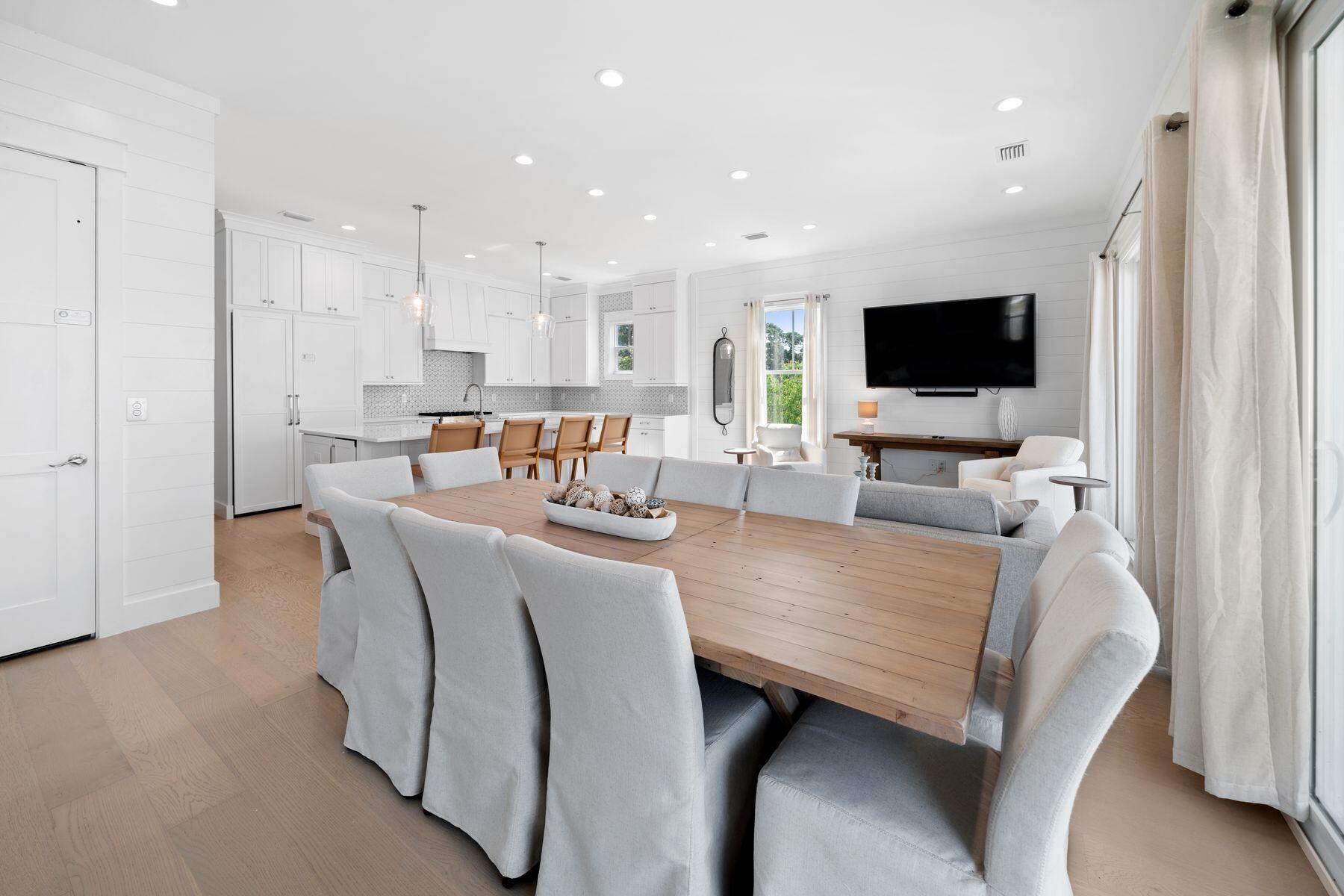 Woodward Dr - Residential