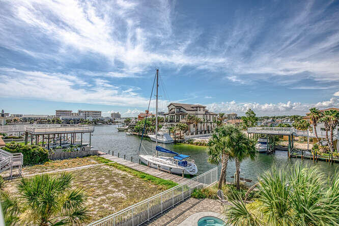 HOLIDAY ISLE - Residential