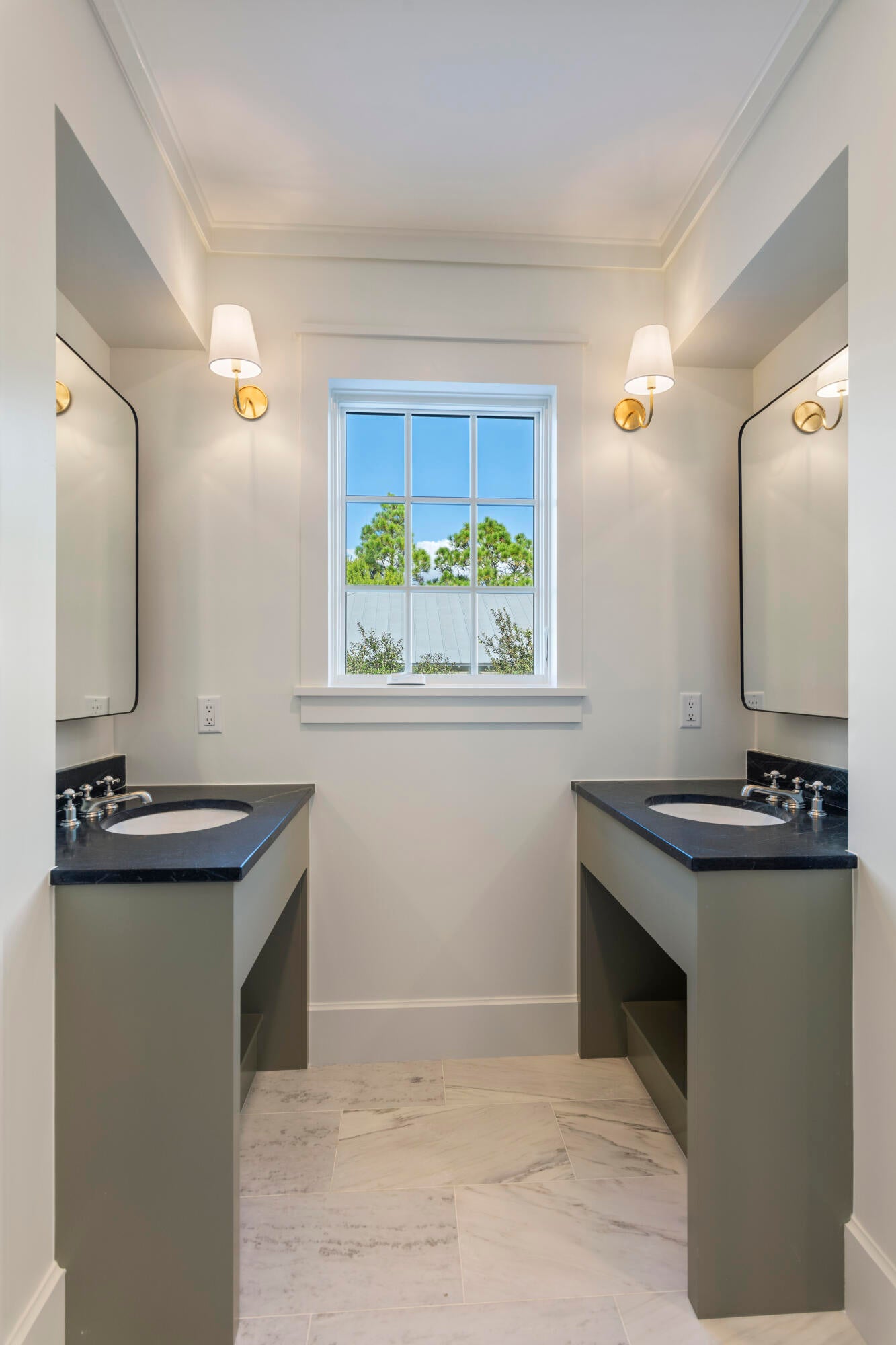 FOREST LAKES - Residential