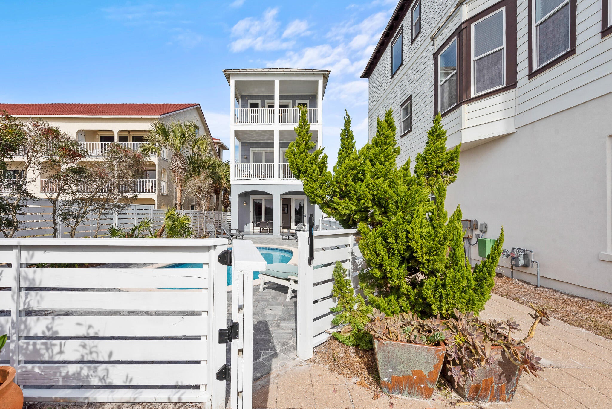 NO RECORDED SUBDIVISION - Residential