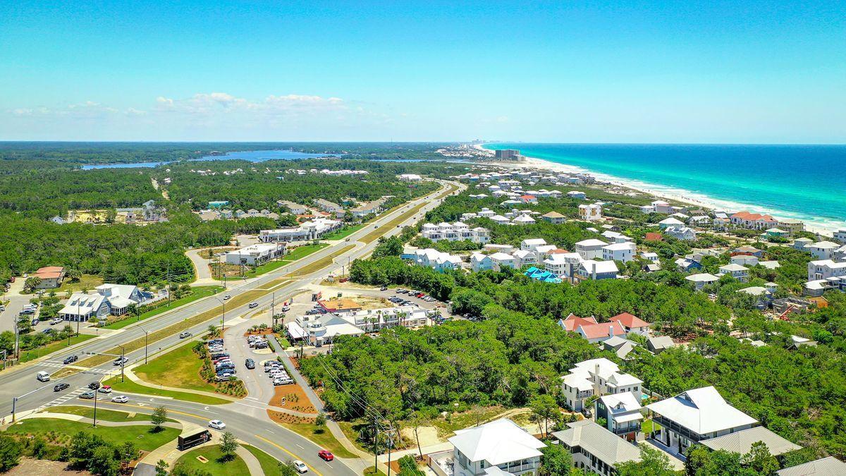 Quattuor Beach - Land
