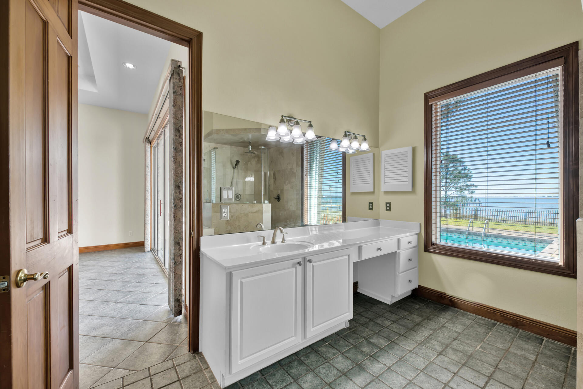 FOREST SHORES - Residential
