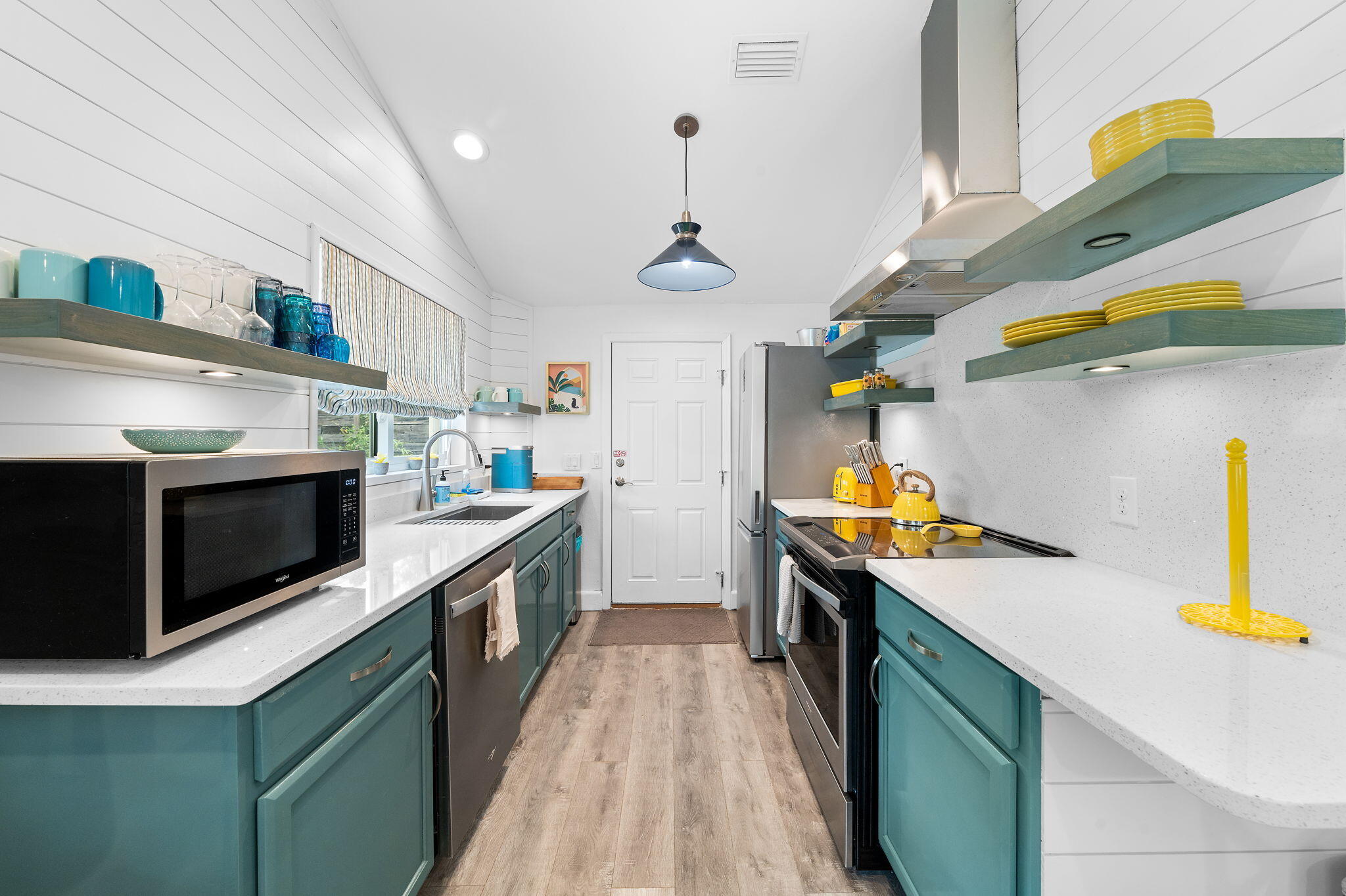 CRESCENT SHORES - Residential