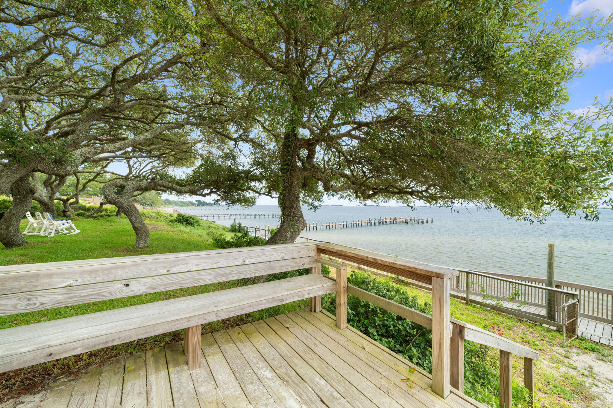 CRESCENT SHORES - Residential