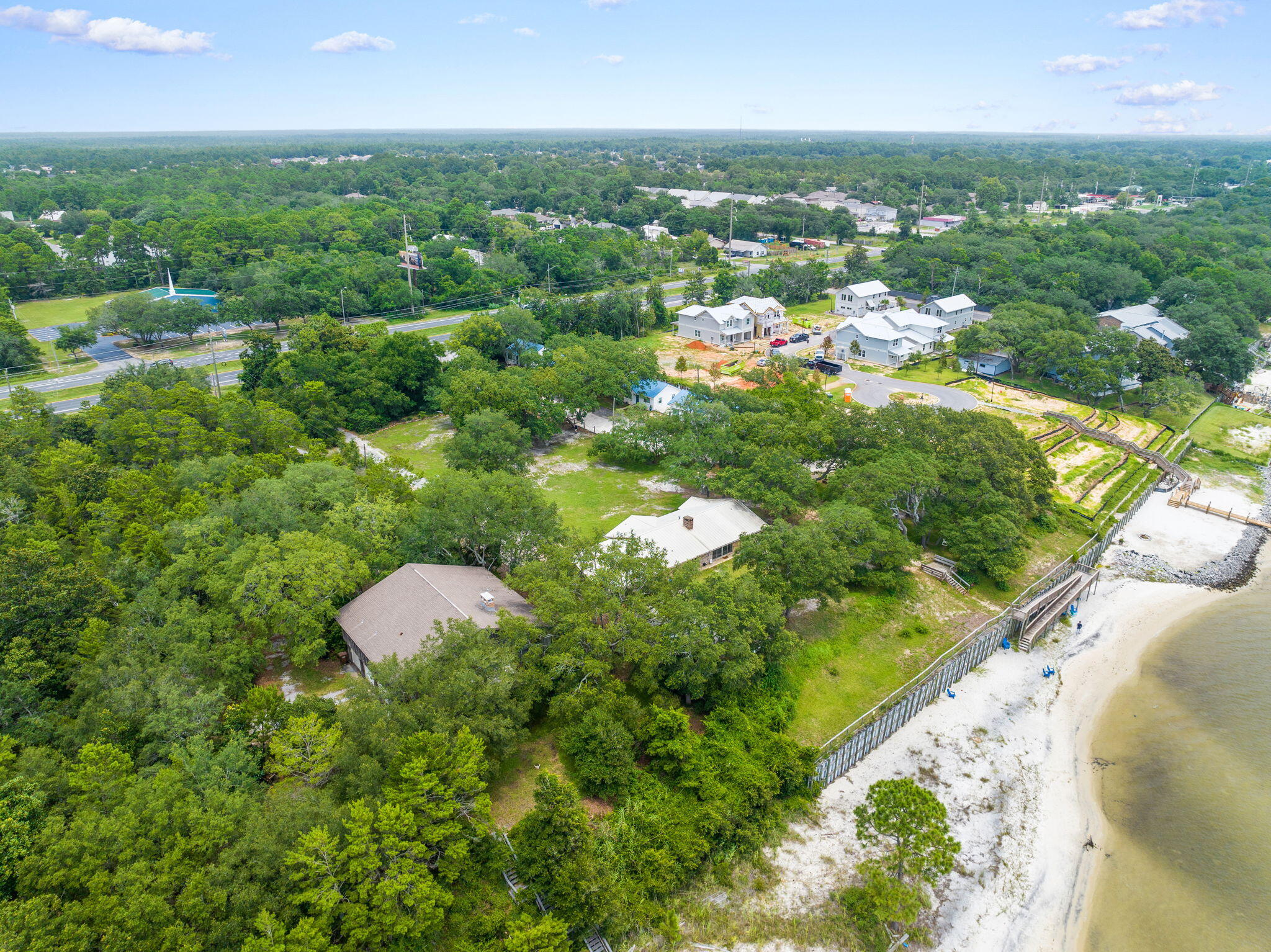 CRESCENT SHORES - Residential