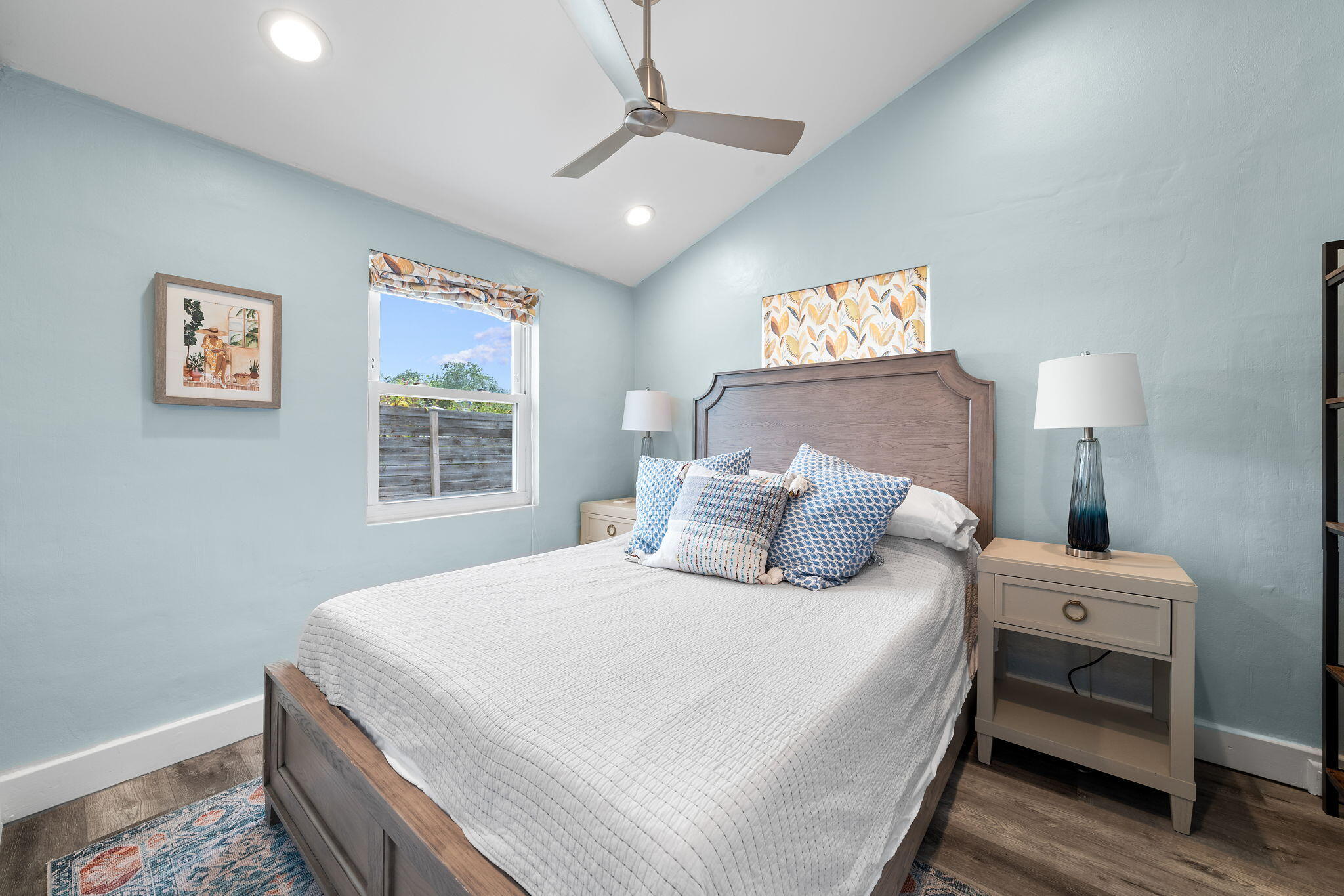 CRESCENT SHORES - Residential