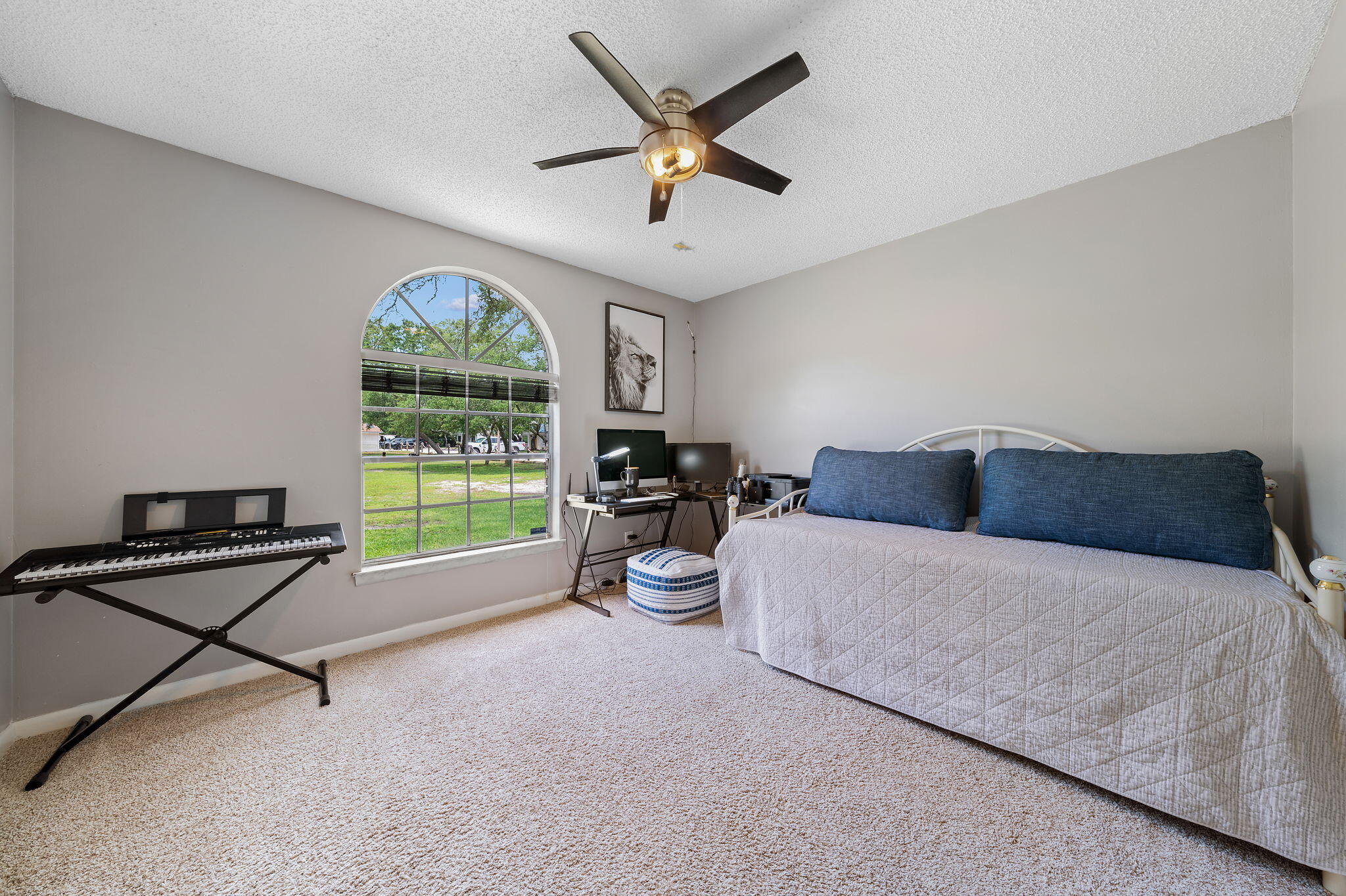 CRESCENT SHORES - Residential