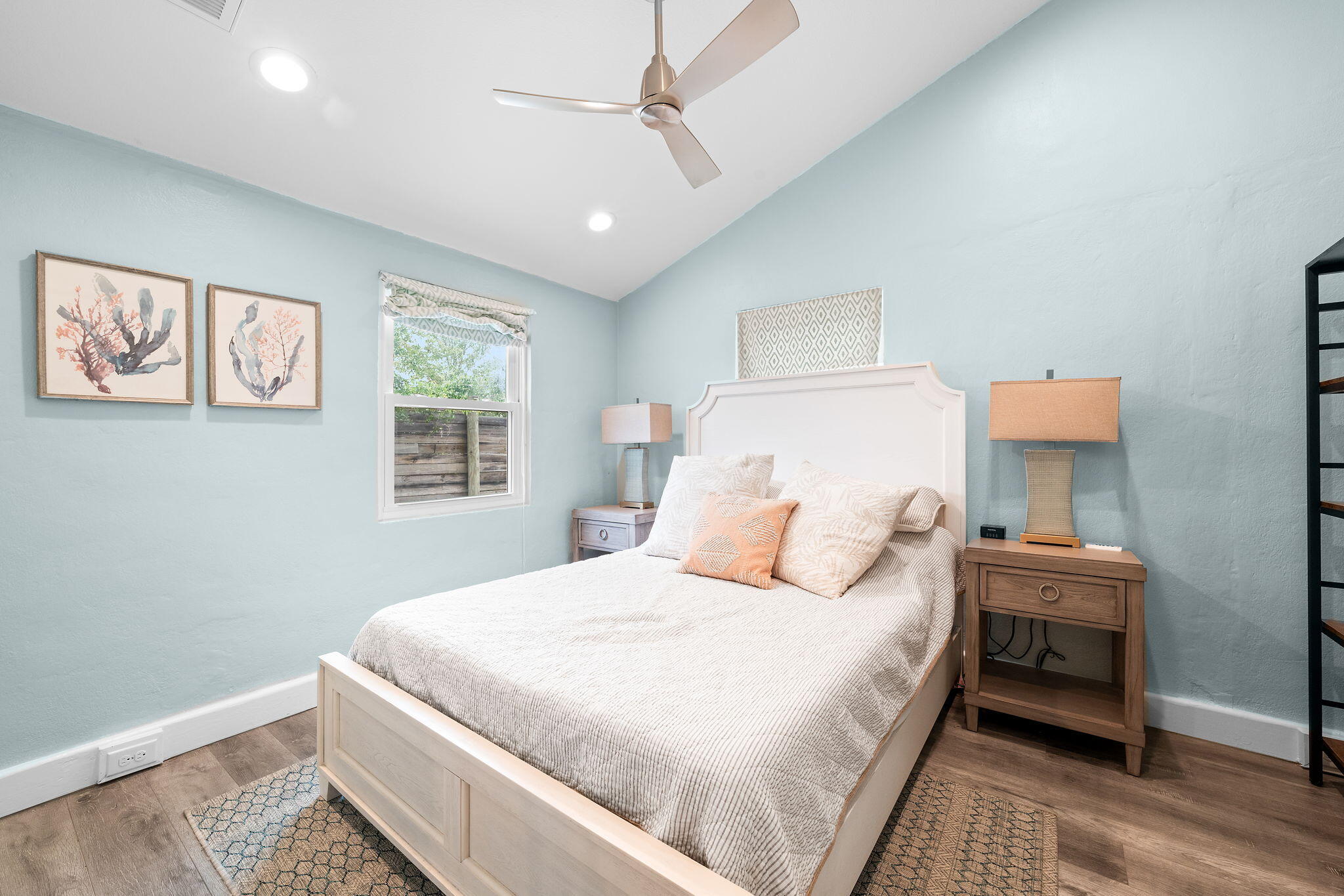 CRESCENT SHORES - Residential
