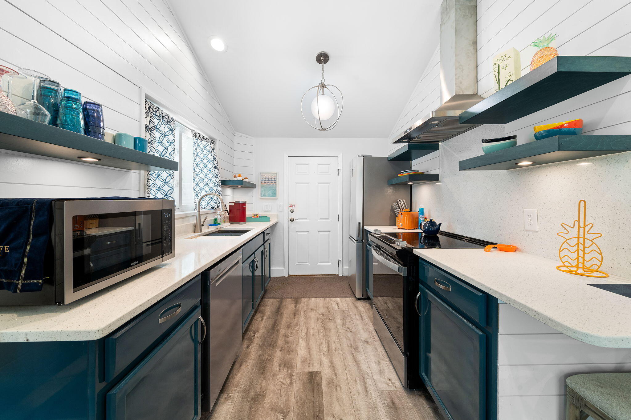 CRESCENT SHORES - Residential