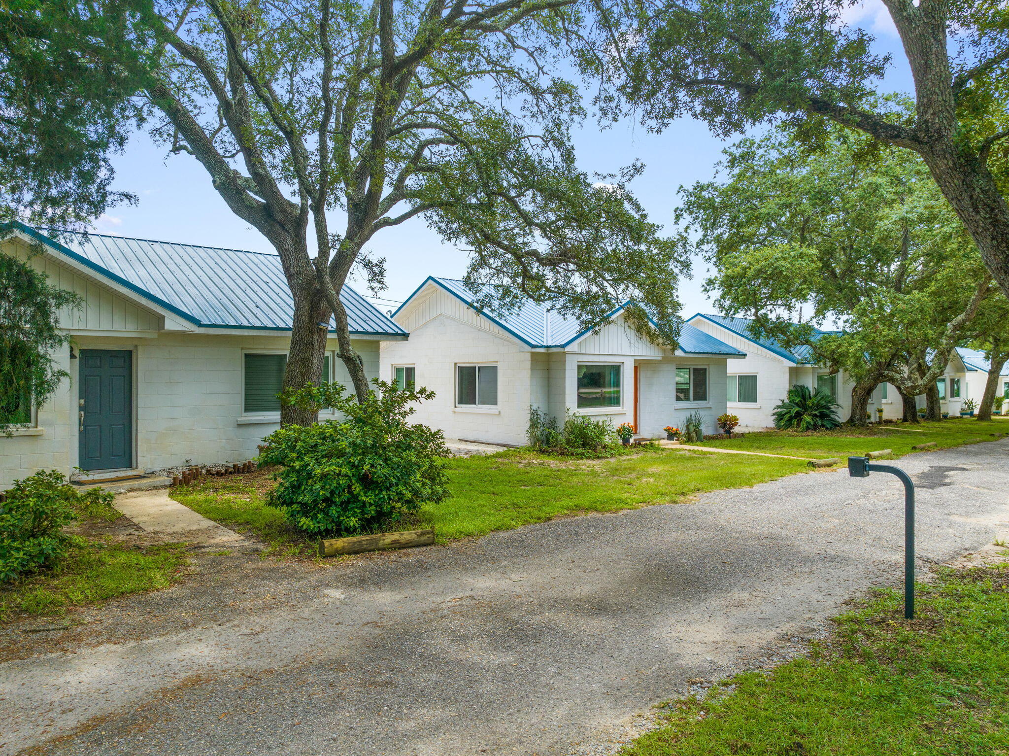 CRESCENT SHORES - Residential