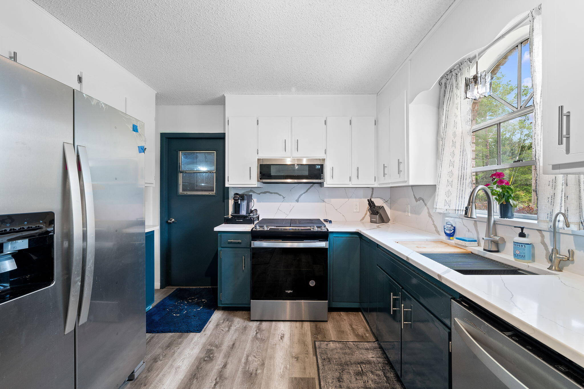 CRESCENT SHORES - Residential