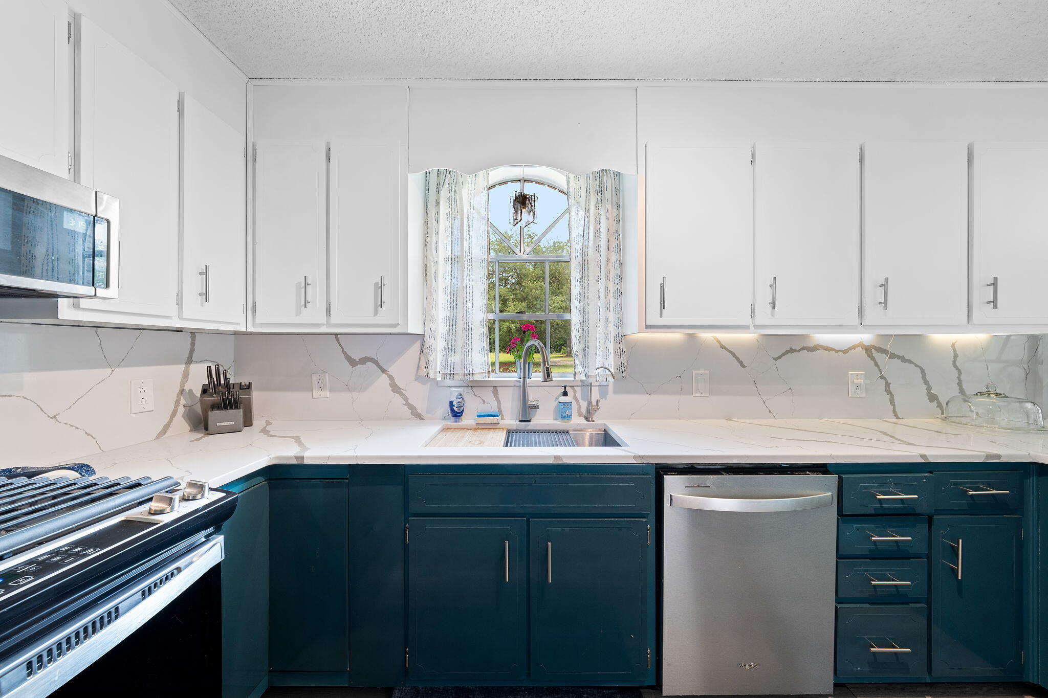 CRESCENT SHORES - Residential