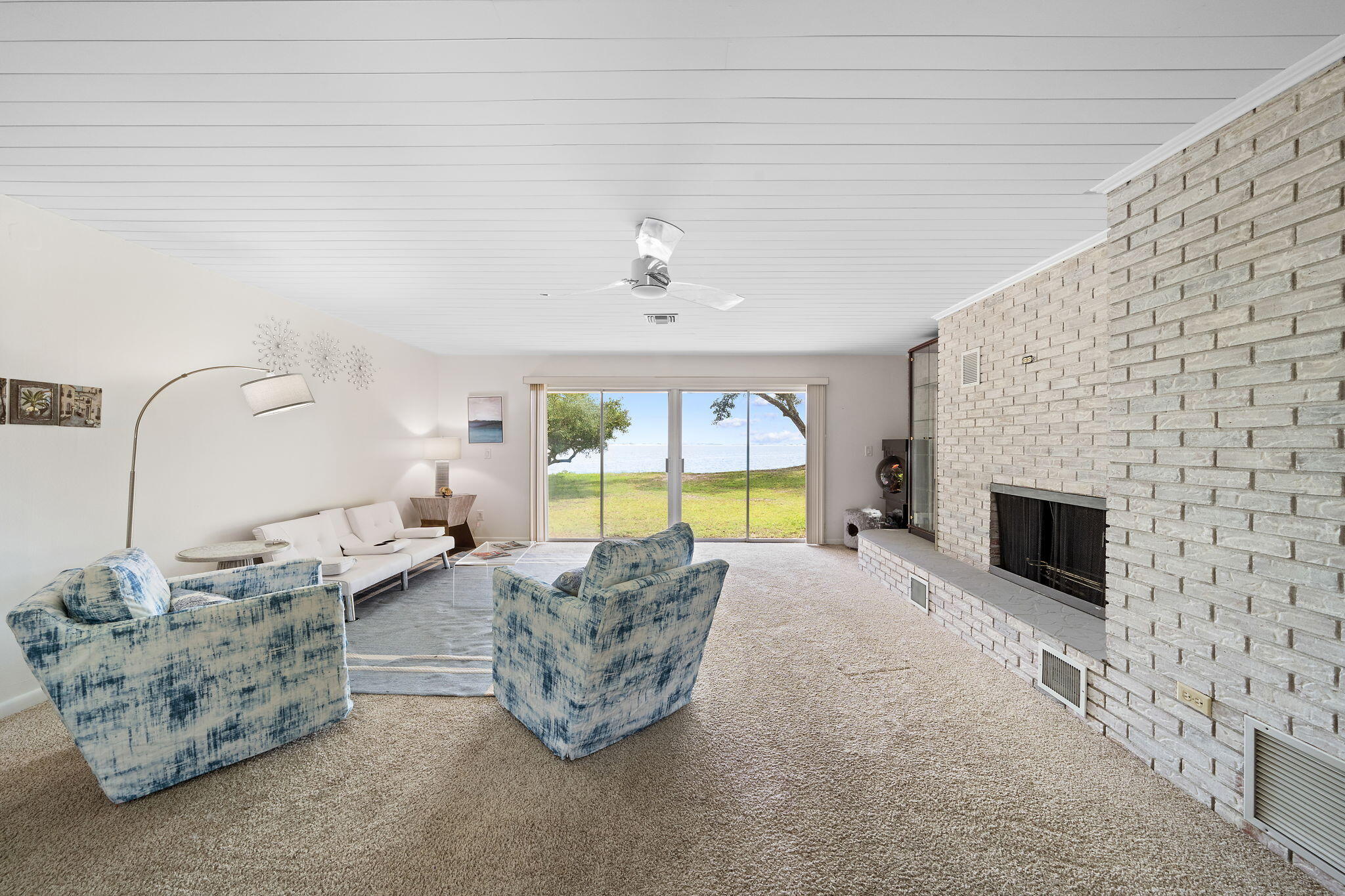 CRESCENT SHORES - Residential