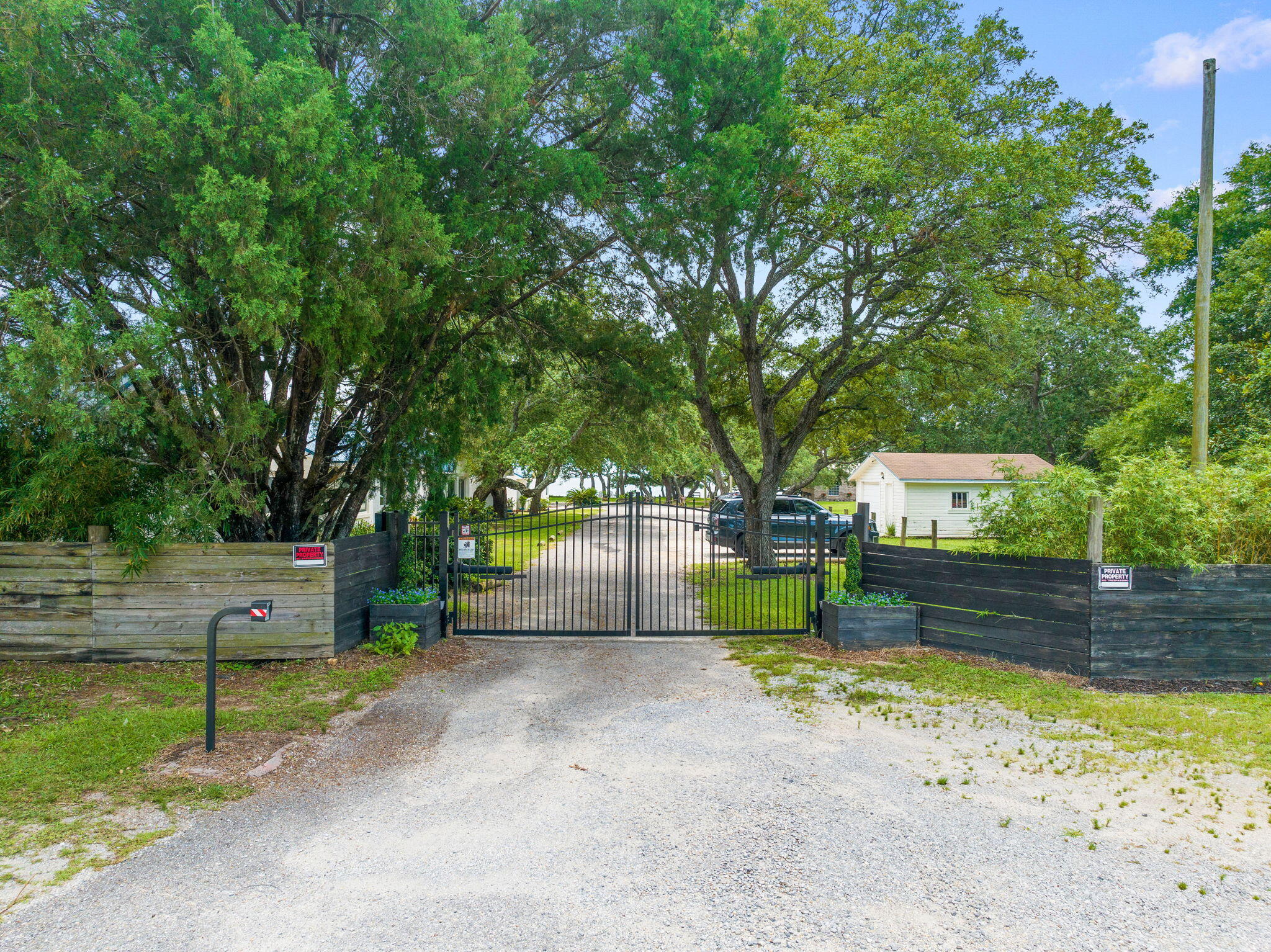 CRESCENT SHORES - Residential