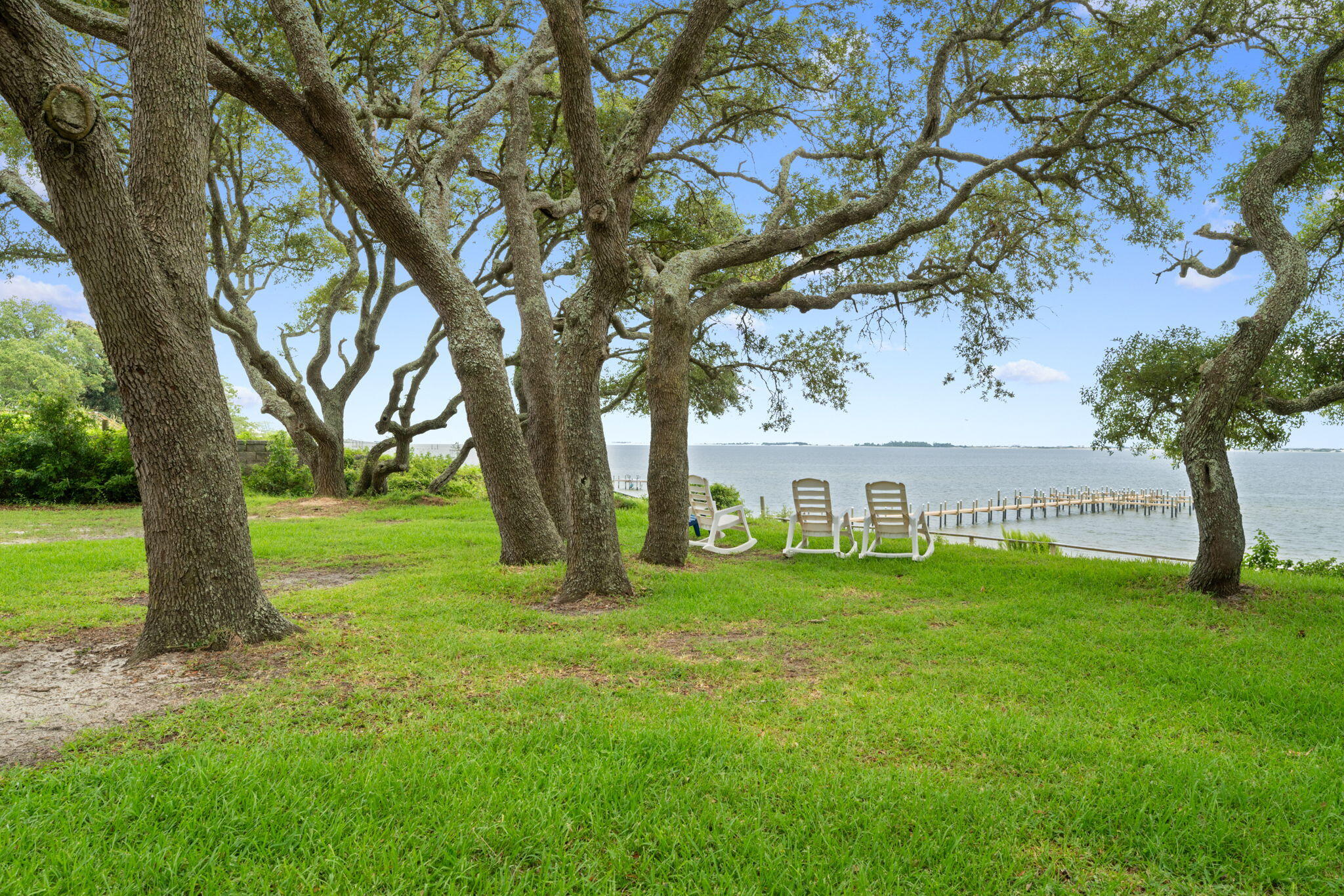 CRESCENT SHORES - Residential