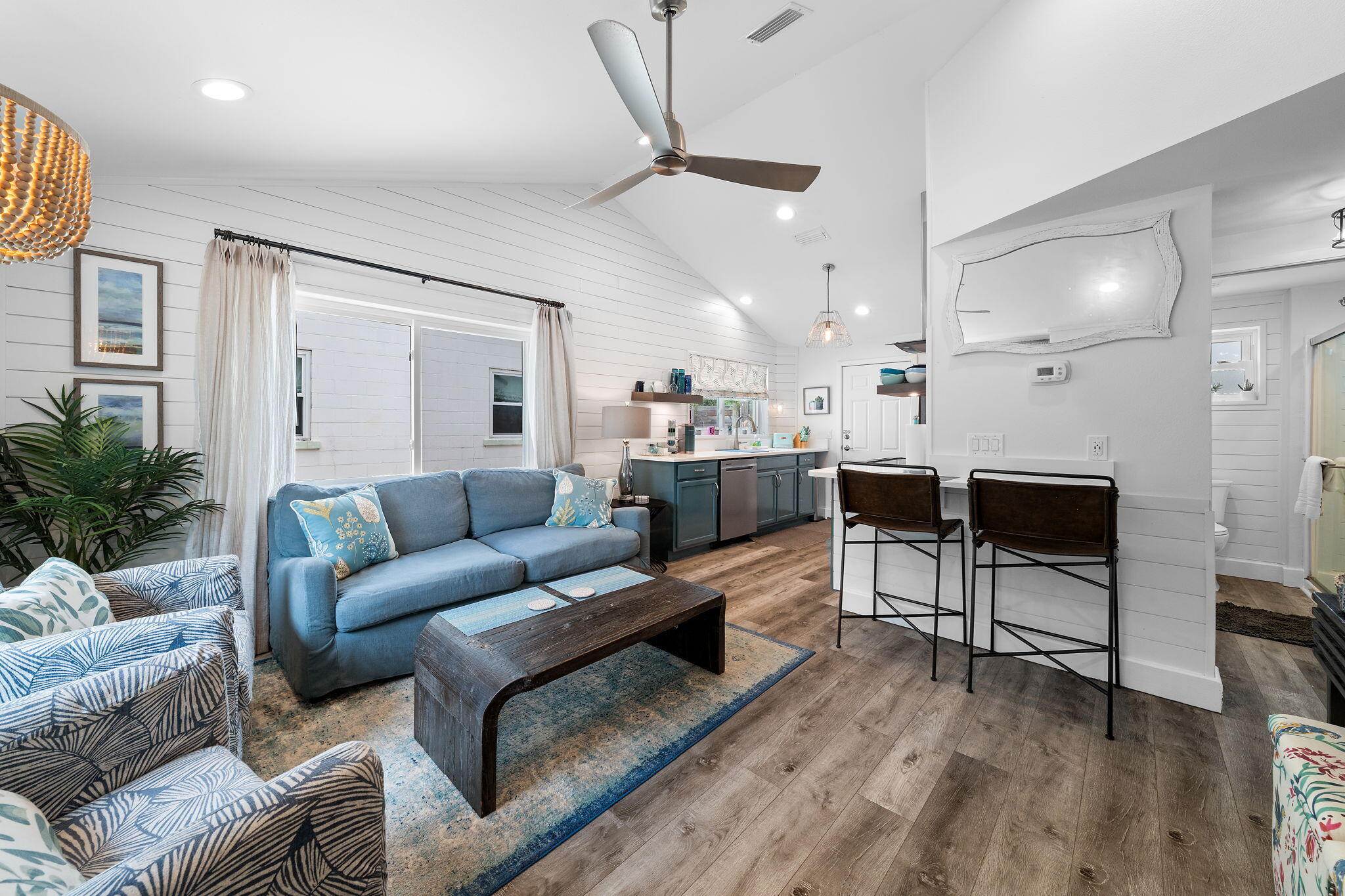 CRESCENT SHORES - Residential