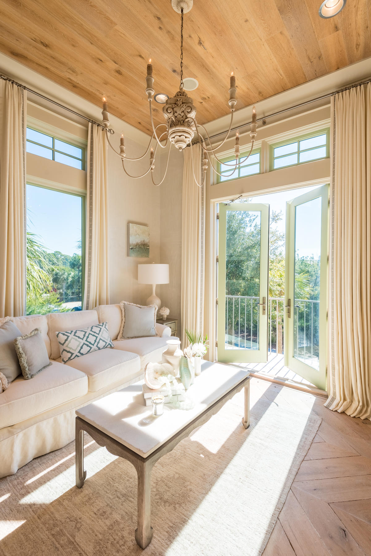 RETREAT THE - Residential