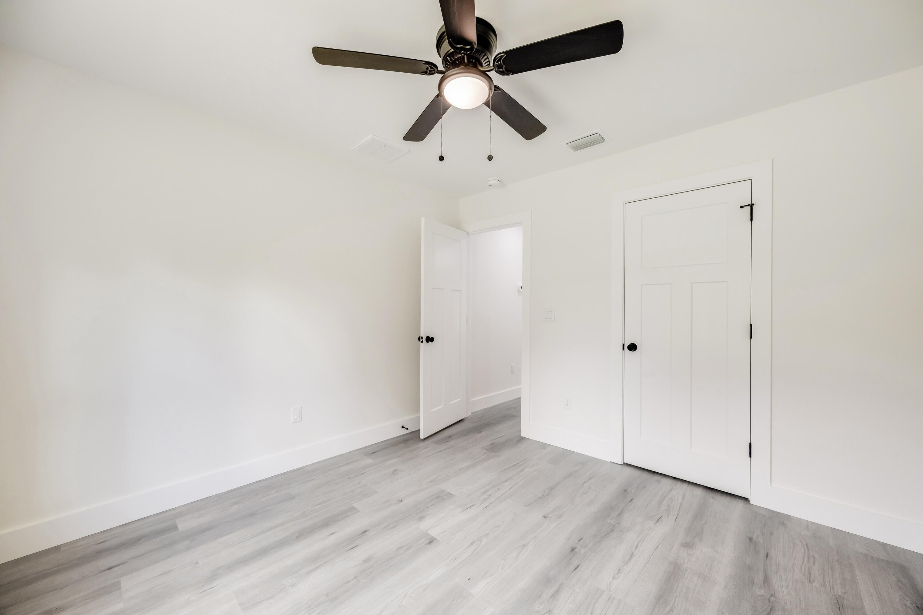 MORRIS ADD CRESTVIEW LOTS 68,69 & 70 BLK 21 - Residential