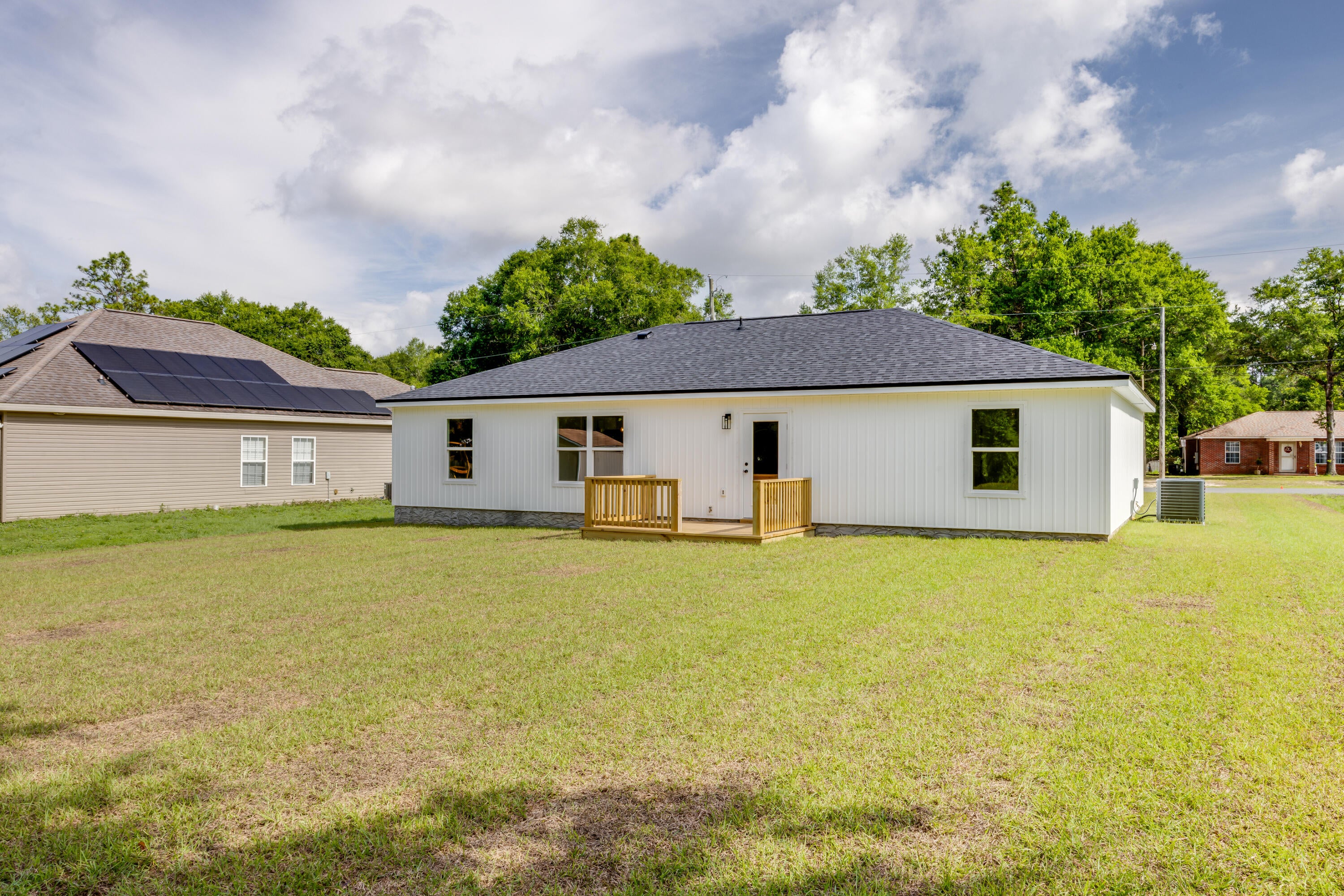 MORRIS ADD CRESTVIEW LOTS 68,69 & 70 BLK 21 - Residential