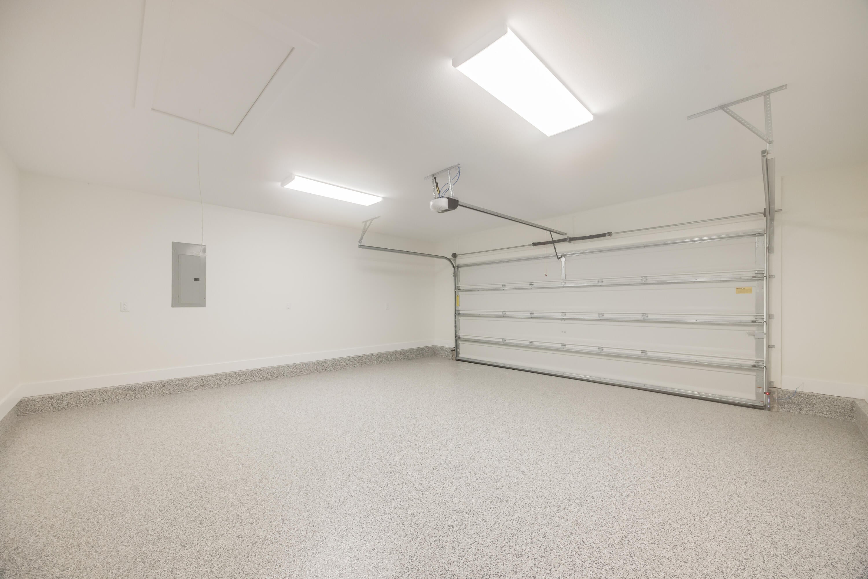 MORRIS ADD CRESTVIEW LOTS 68,69 & 70 BLK 21 - Residential