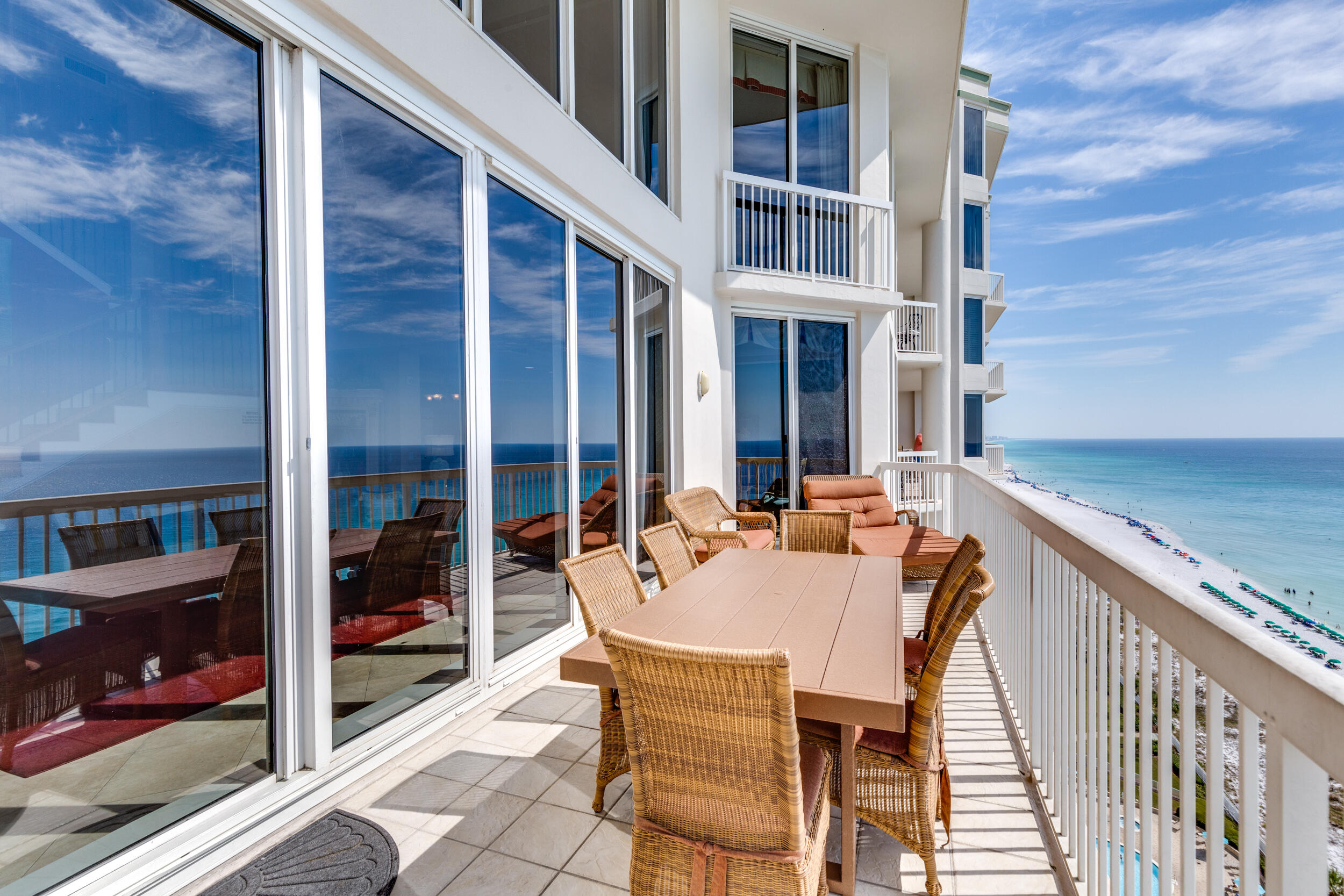 SILVER BEACH TOWERS - Residential