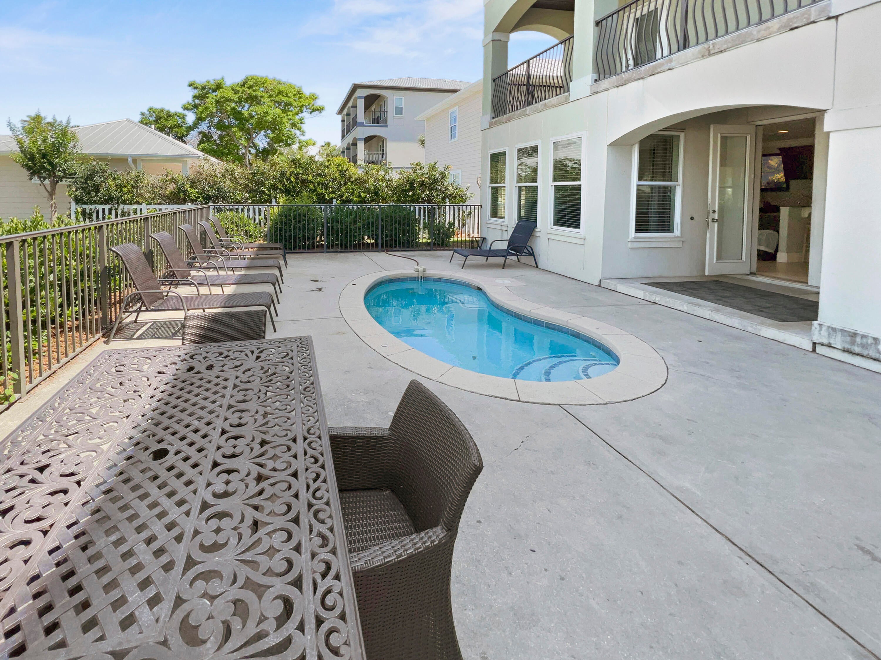 CRYSTAL BEACH - Residential