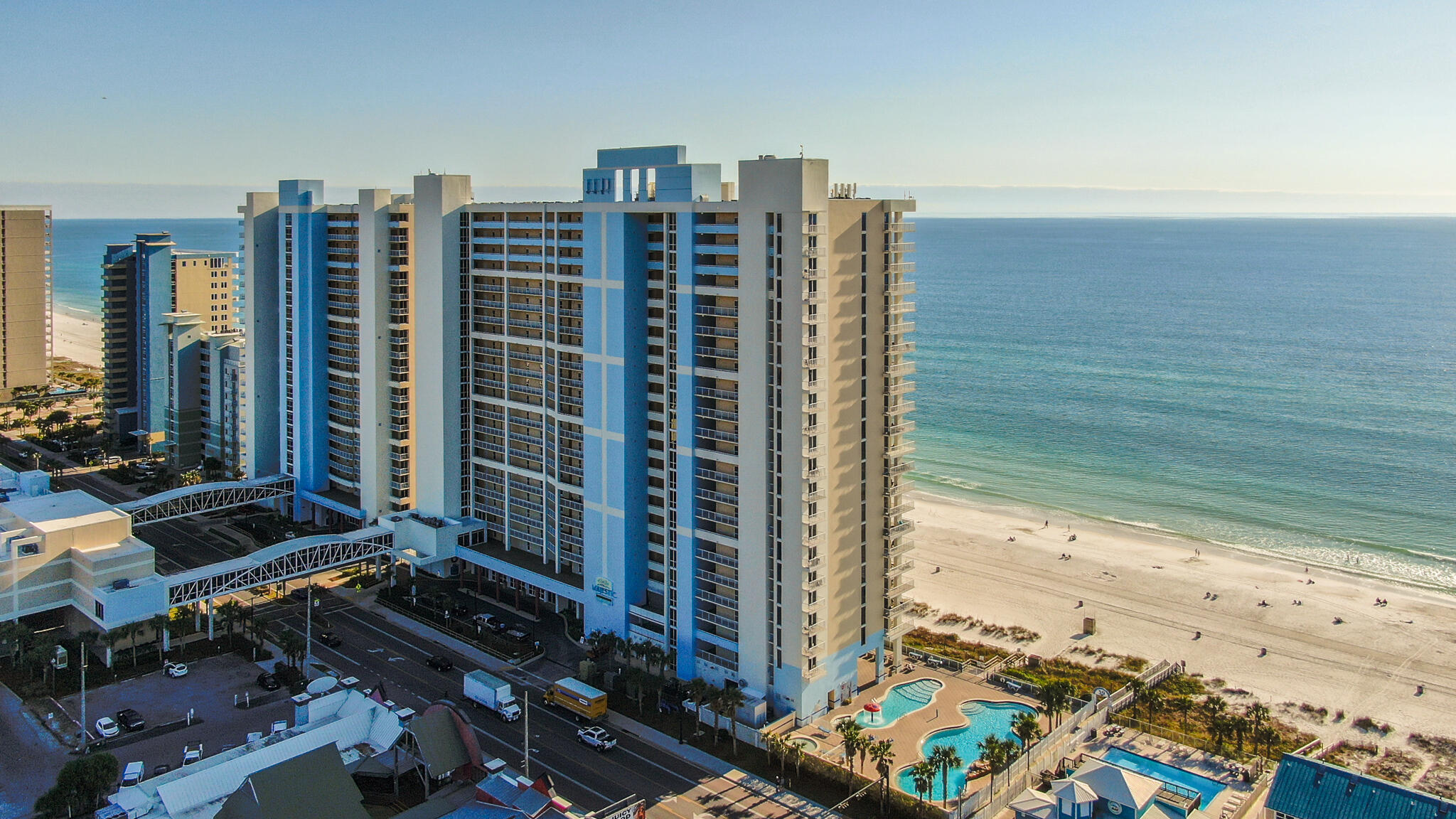 MAJESTIC BEACH TOWERS II - Residential