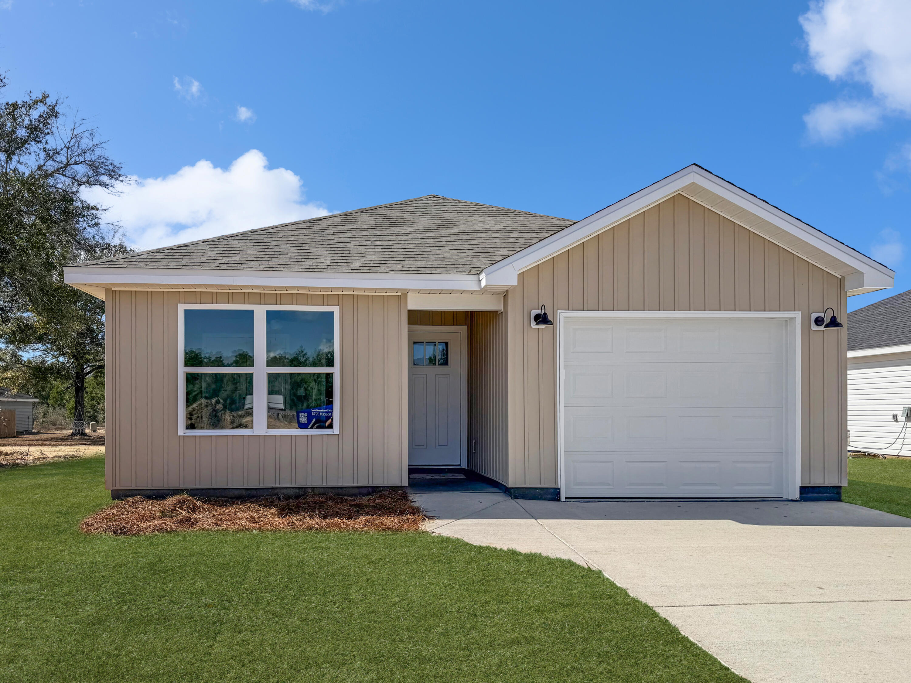 Welcome to your brand new home. This home is complete and ready for you! Enjoy smart design with comfortable living, and unbelievable value! You'll love that you made this choice! Amazingly affordable payments! The seller is making your move easier then ever offering $3,000 towards closing costs and/or builder upgrades. Upgrades available: Blinds $1,000 Washer/Dryer $1,800 Fridge $2,000 Irrigation $4,500 Fence $6,000
(use preferred lender you might qualify for little  to no money down!) ACT now! Incentives may change!!!
  Perfectly located 20 minutes from town, giving you quiet without losing convenience. Completion expected in 2 weeks!!, you'll be arranging furniture and hanging pictures in no time. Don't miss out! Book you appointment to view today.