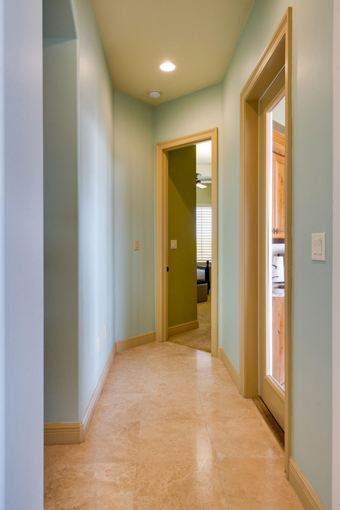 WHISPERING OAKS - Residential
