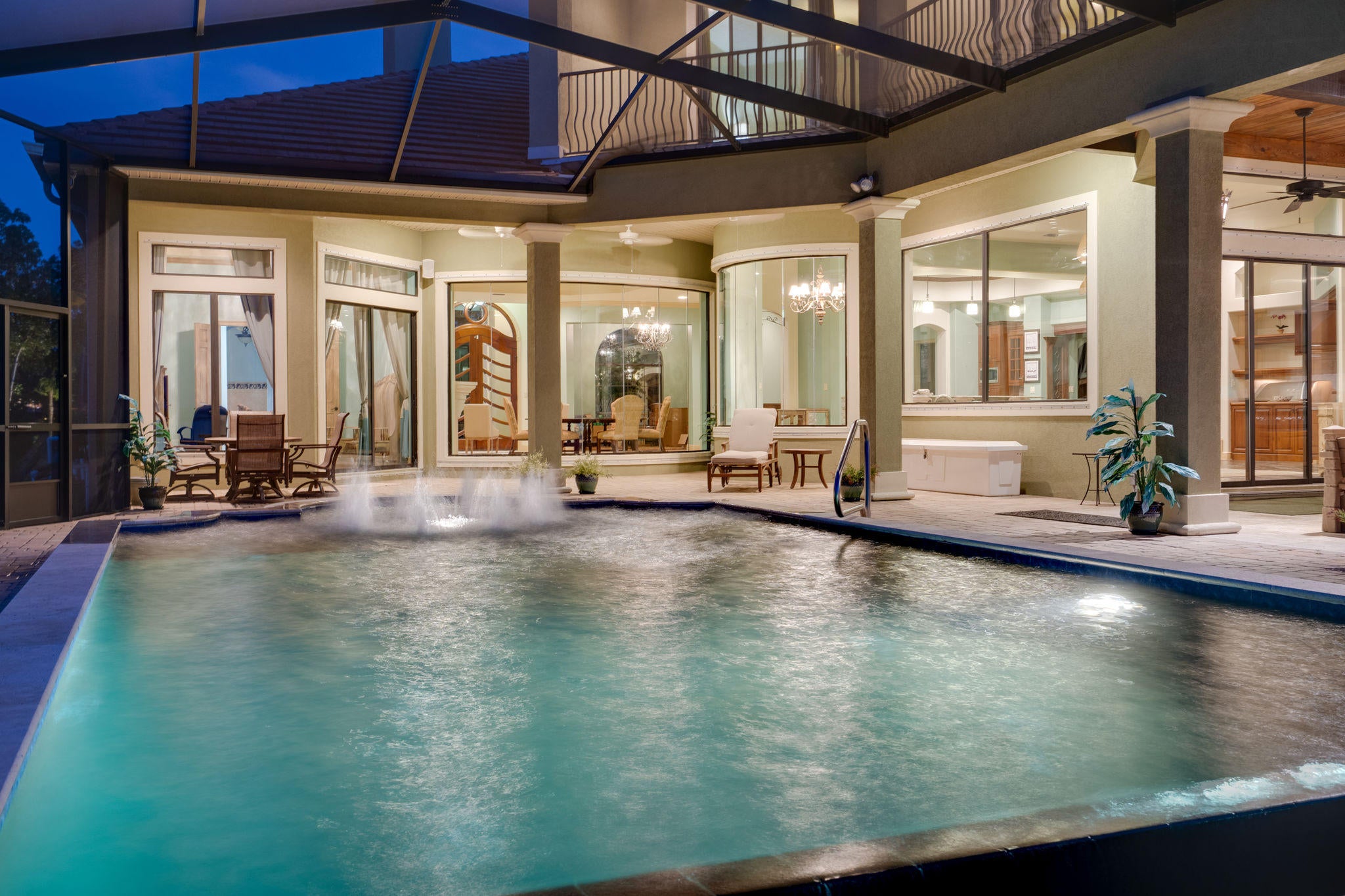 WHISPERING OAKS - Residential