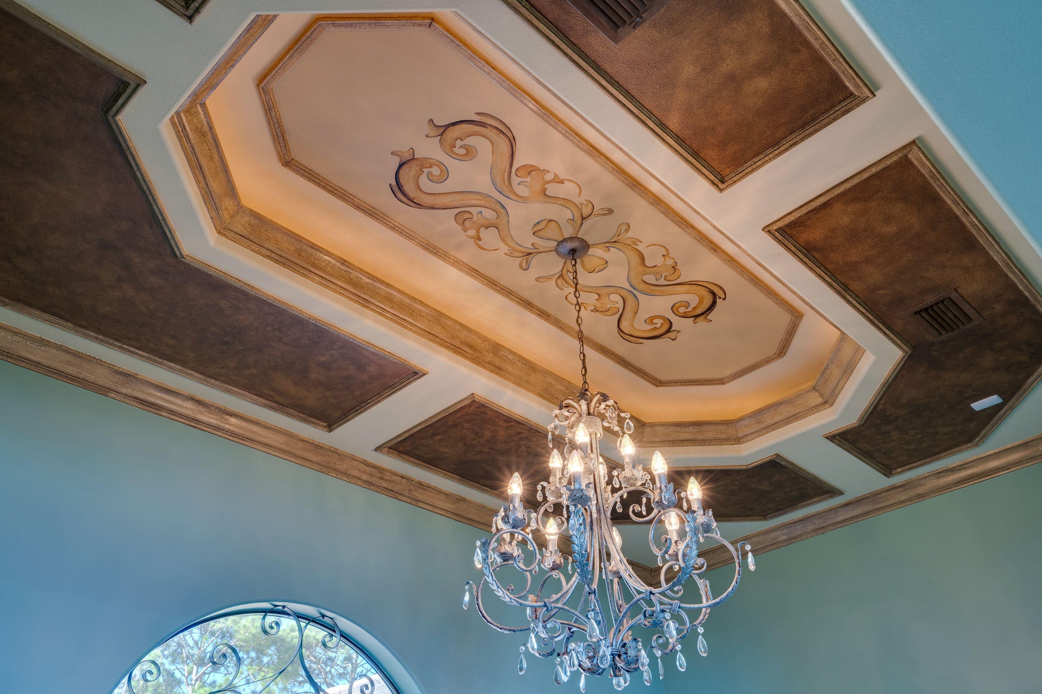 WHISPERING OAKS - Residential