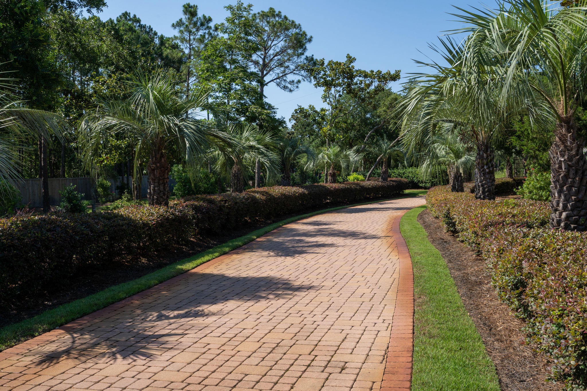 WHISPERING OAKS - Residential