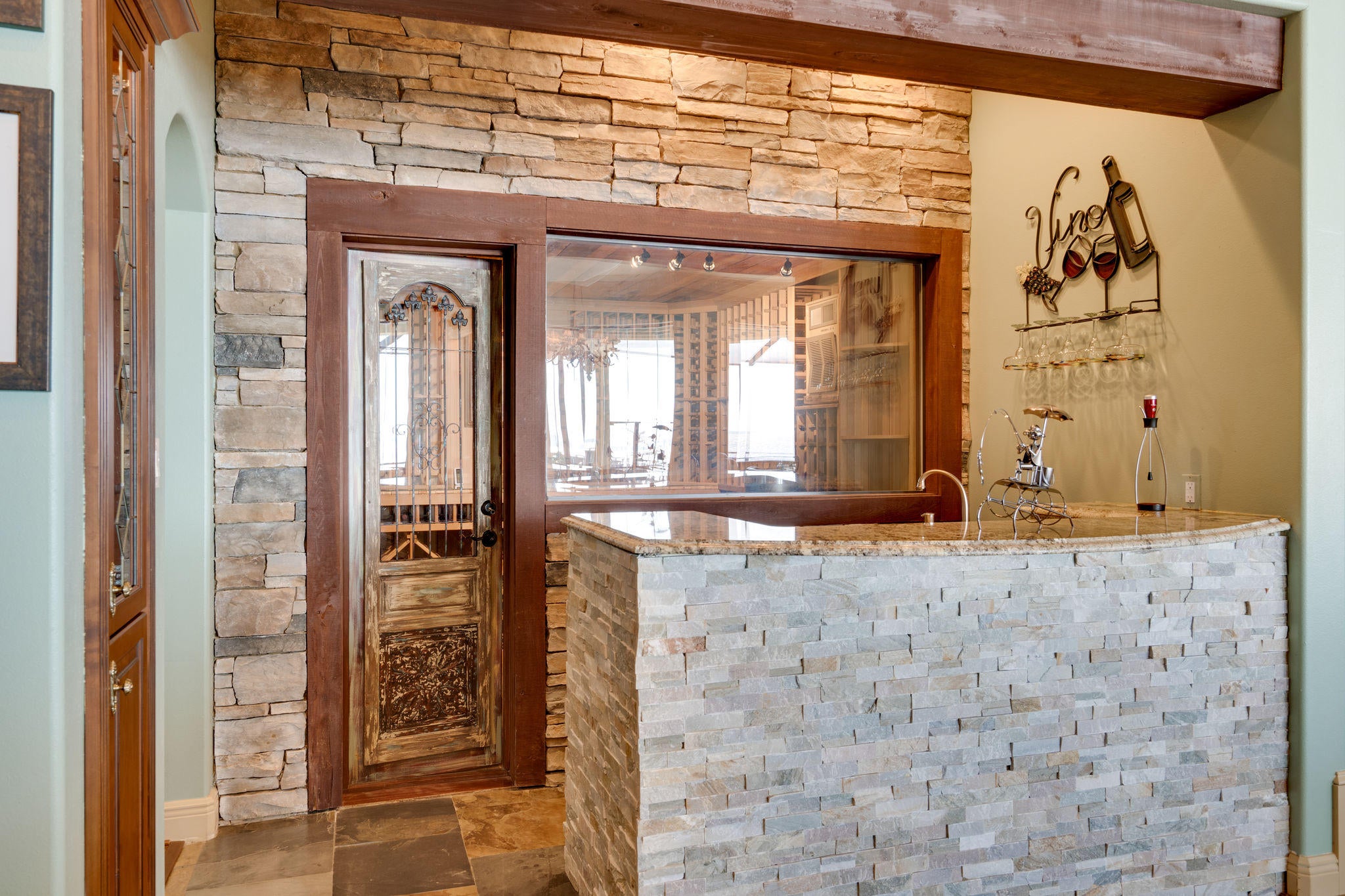 WHISPERING OAKS - Residential